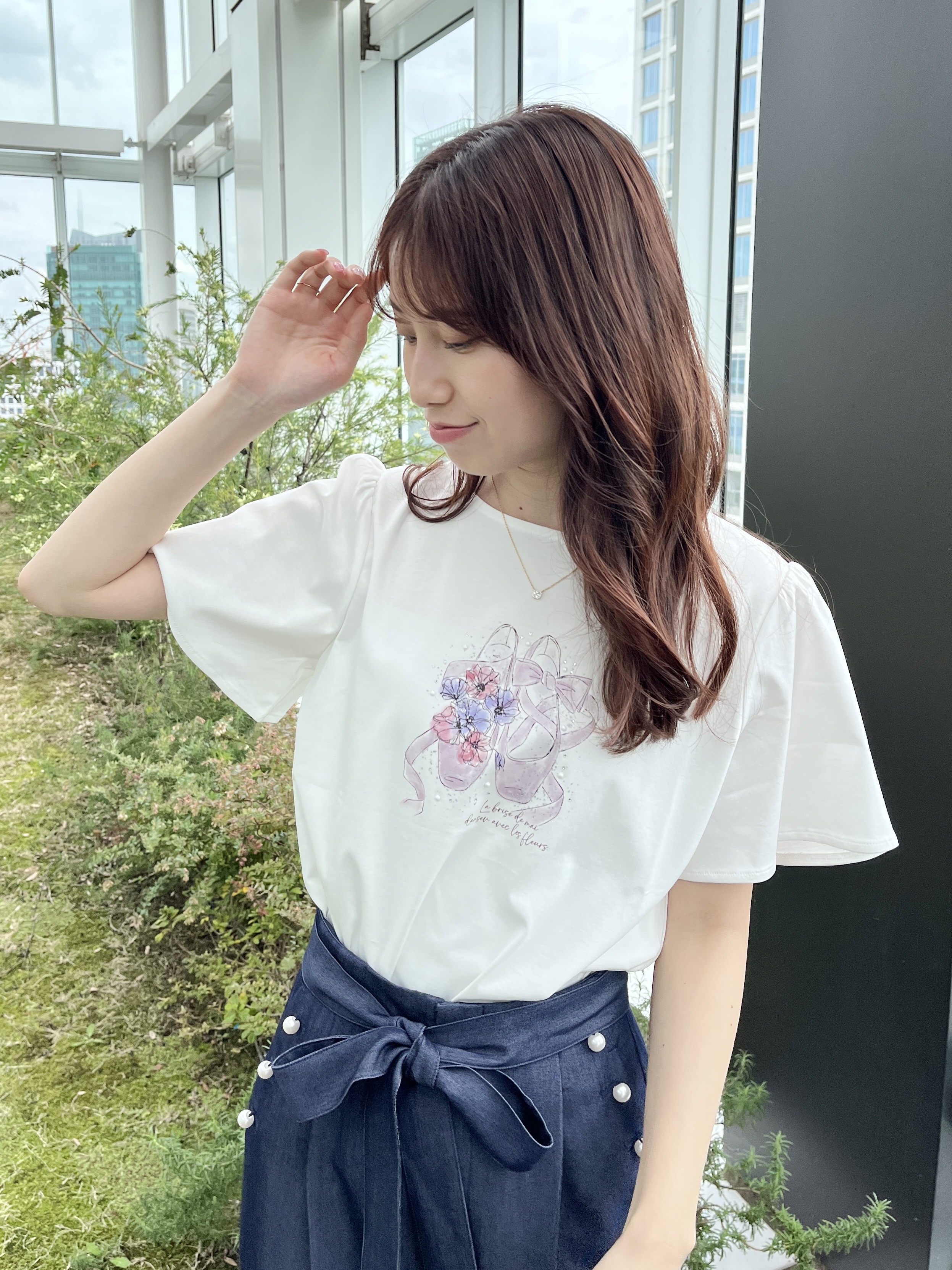 はばさんの「Couture brooch｜【接触冷感・UVカット・洗える】トゥシューズプリントTシャツ」を使ったコーディネート