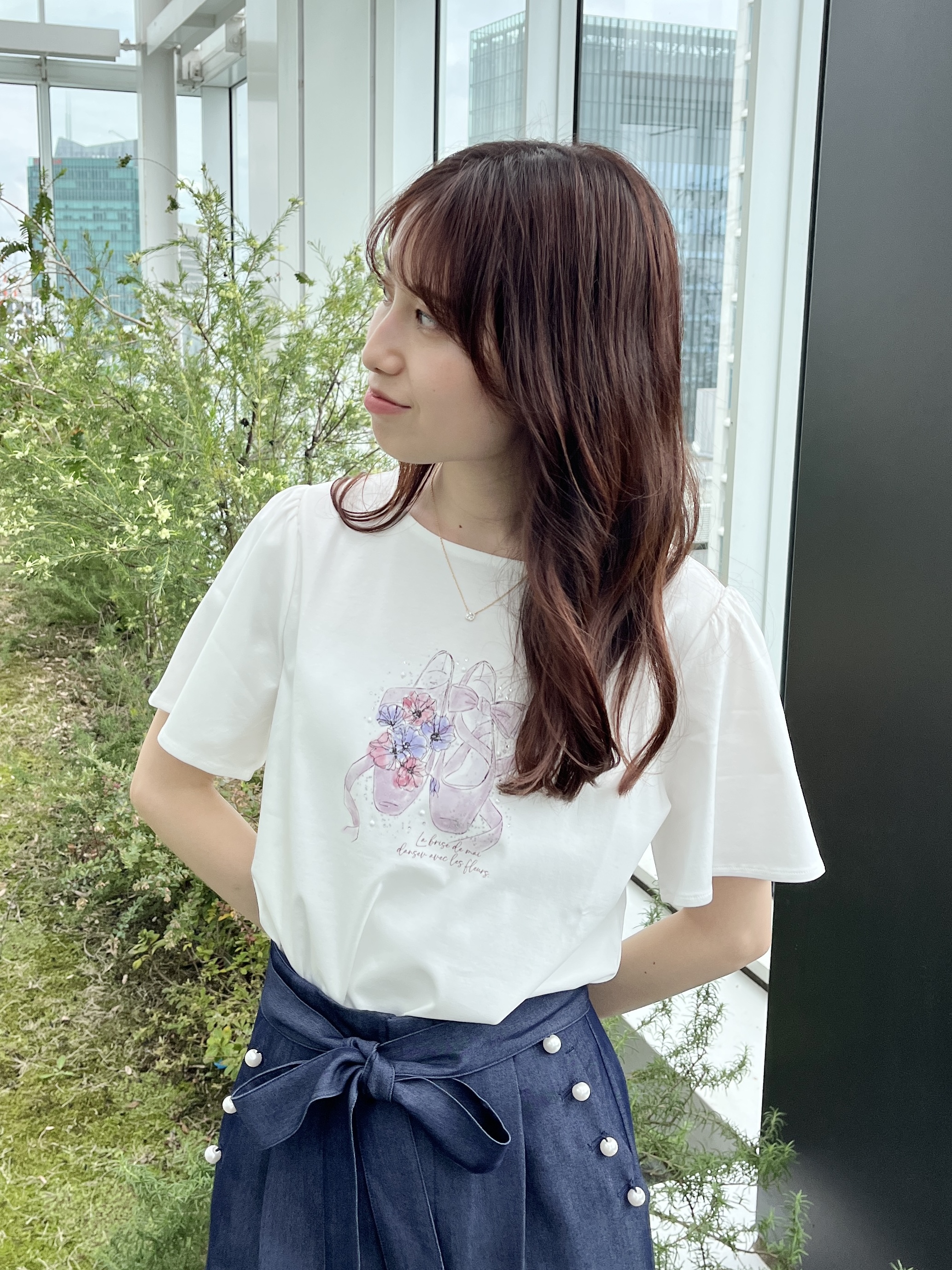 はばさんの「Couture brooch｜【接触冷感・UVカット・洗える】トゥシューズプリントTシャツ」を使ったコーディネート