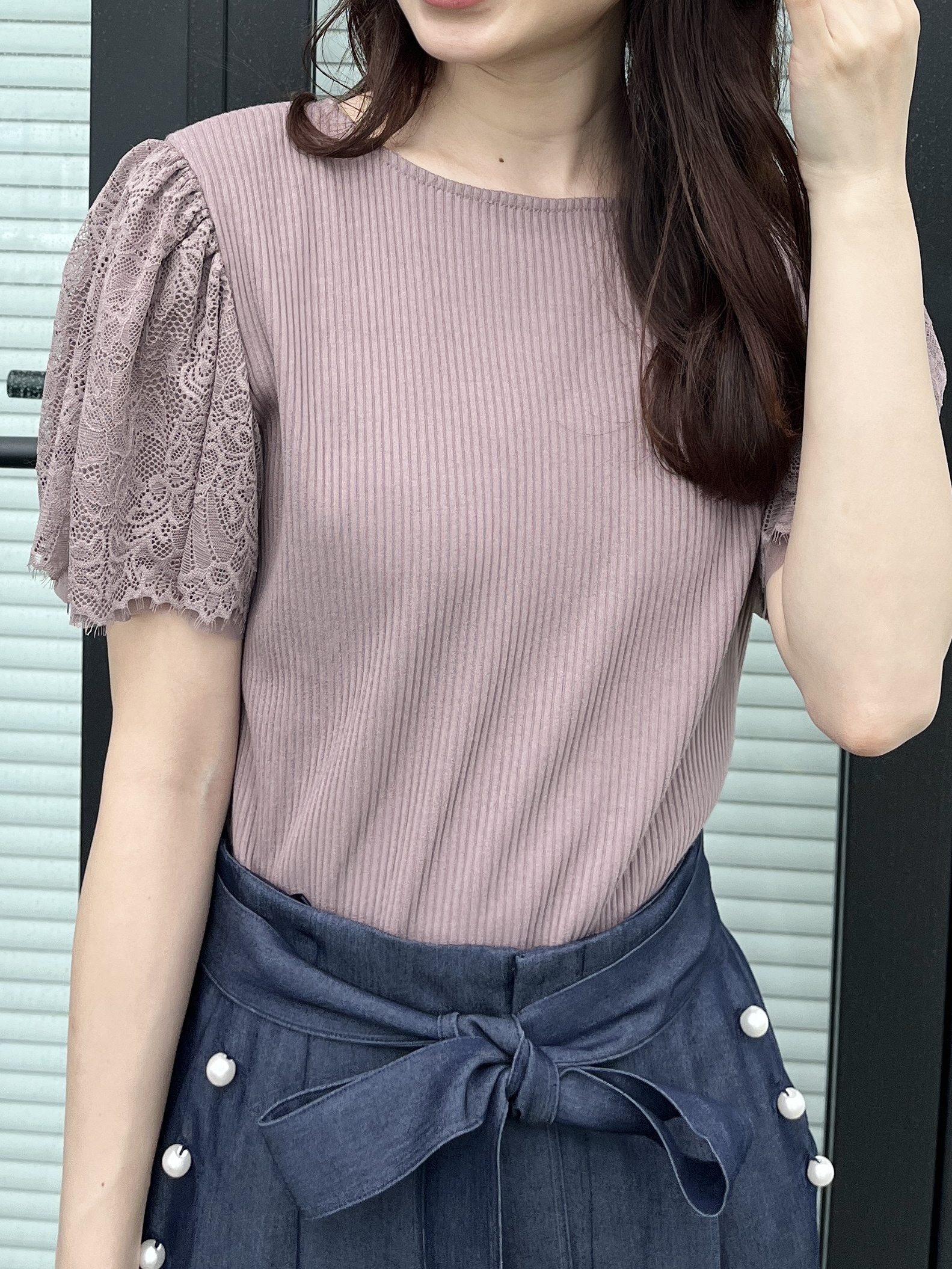 はばさんの「Couture brooch｜【洗える】袖レース テレコトップス」を使ったコーディネート