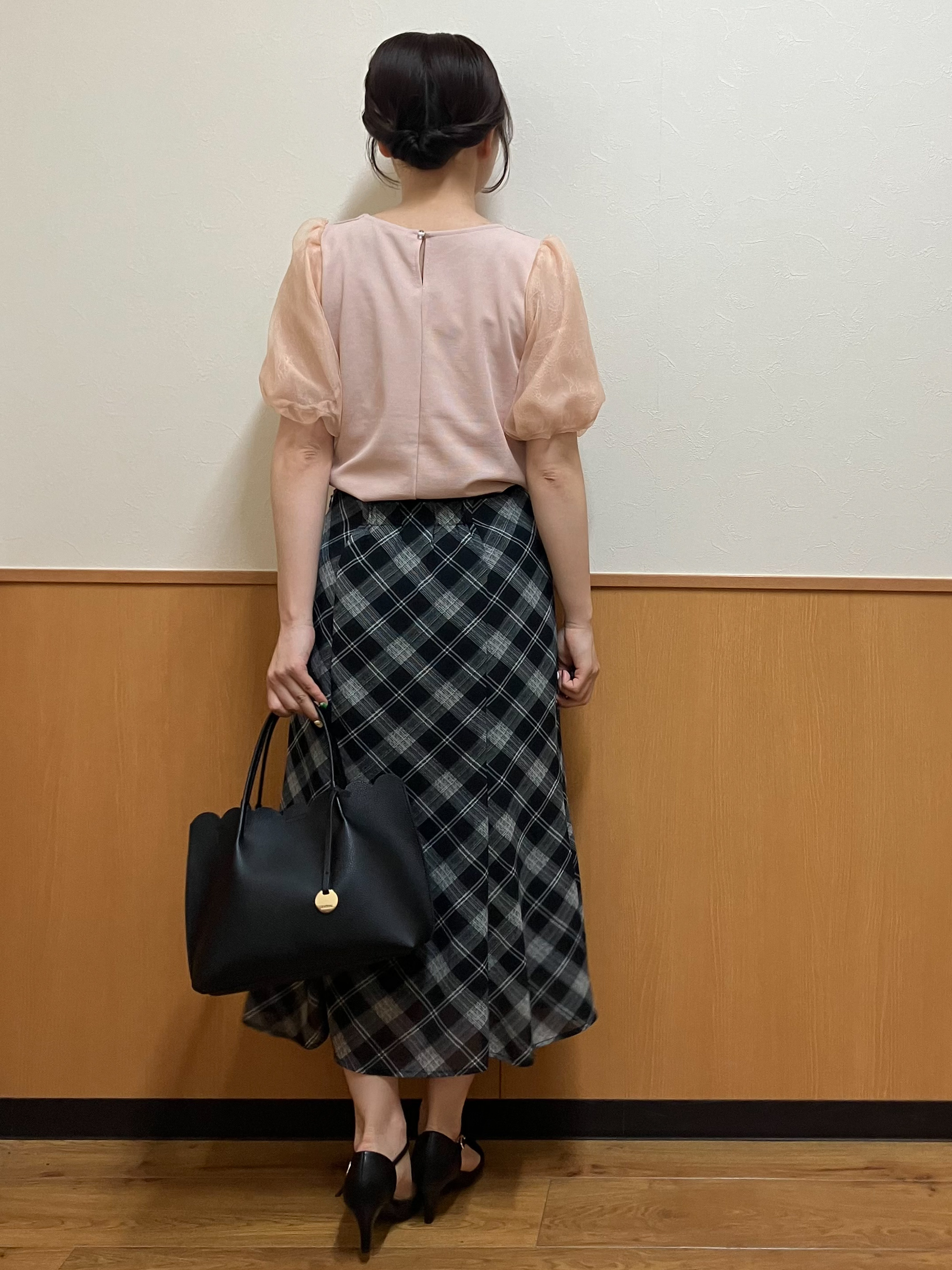 MAYUKIさんの「index｜【接触冷感／UVケア】シアーバルーンスリーブトップス《洗濯機OK》」を使ったコーディネート