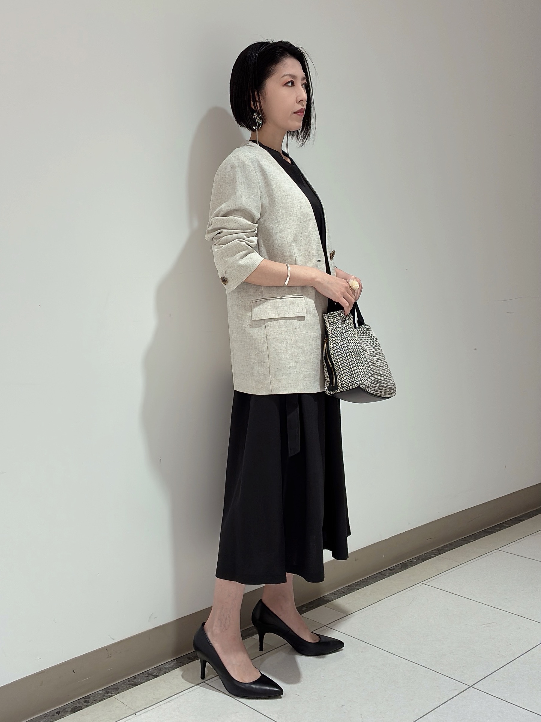 環さんの「UNTITLED｜【さらりと快適/セットアップ可/UV/接触冷感】スラブカラーレスジャケット」を使ったコーディネート