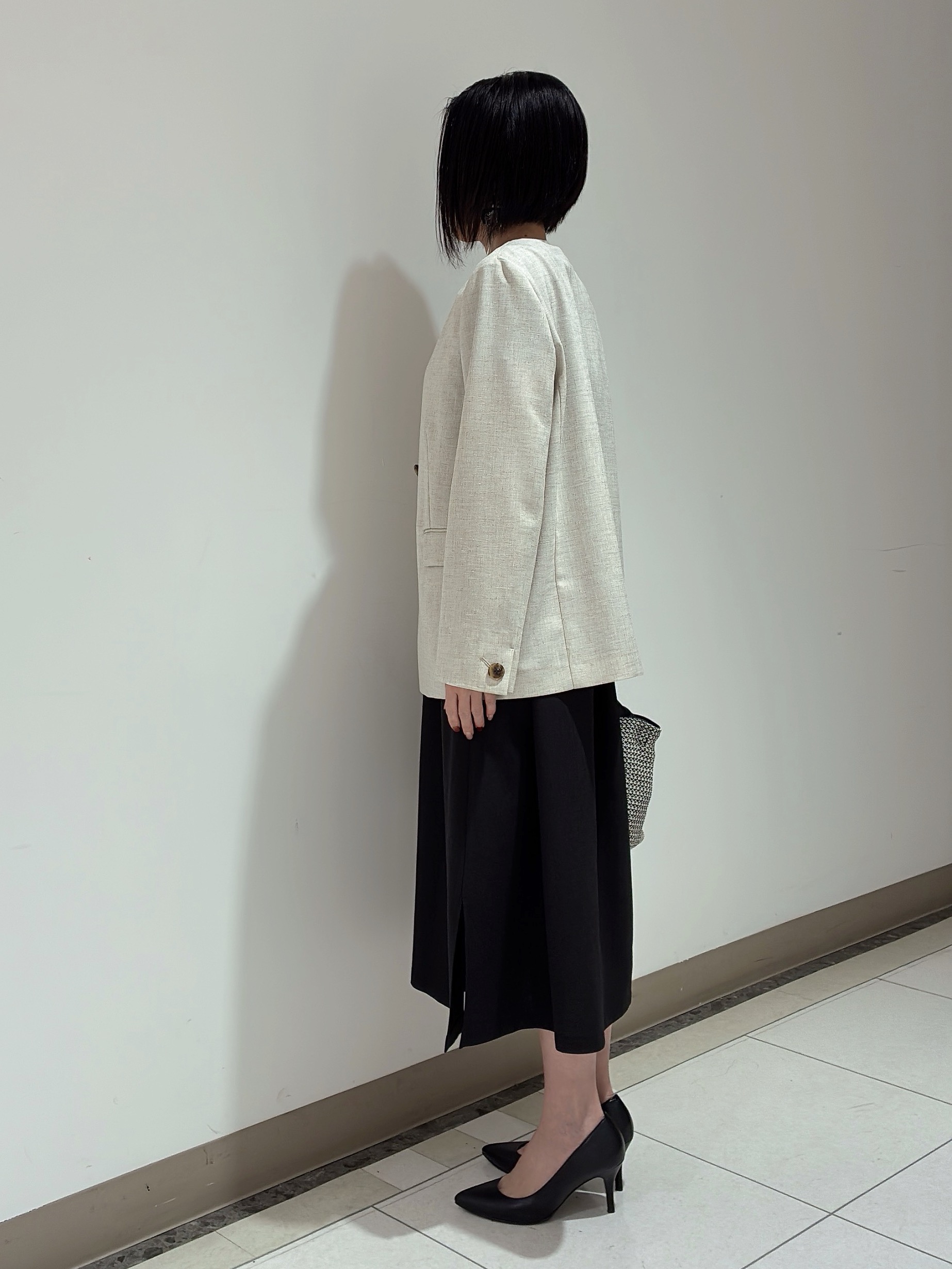 環さんの「UNTITLED｜【さらりと快適/セットアップ可/UV/接触冷感】スラブカラーレスジャケット」を使ったコーディネート