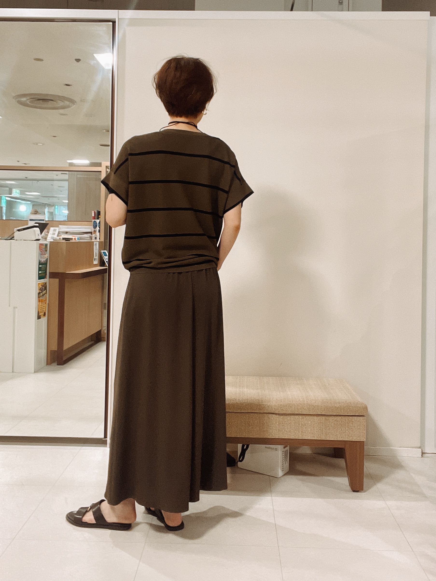 IWAMOさんの「UNTITLED｜【11色展開/体型カバー】前後2WAYフレンチスリーブニット」を使ったコーディネート