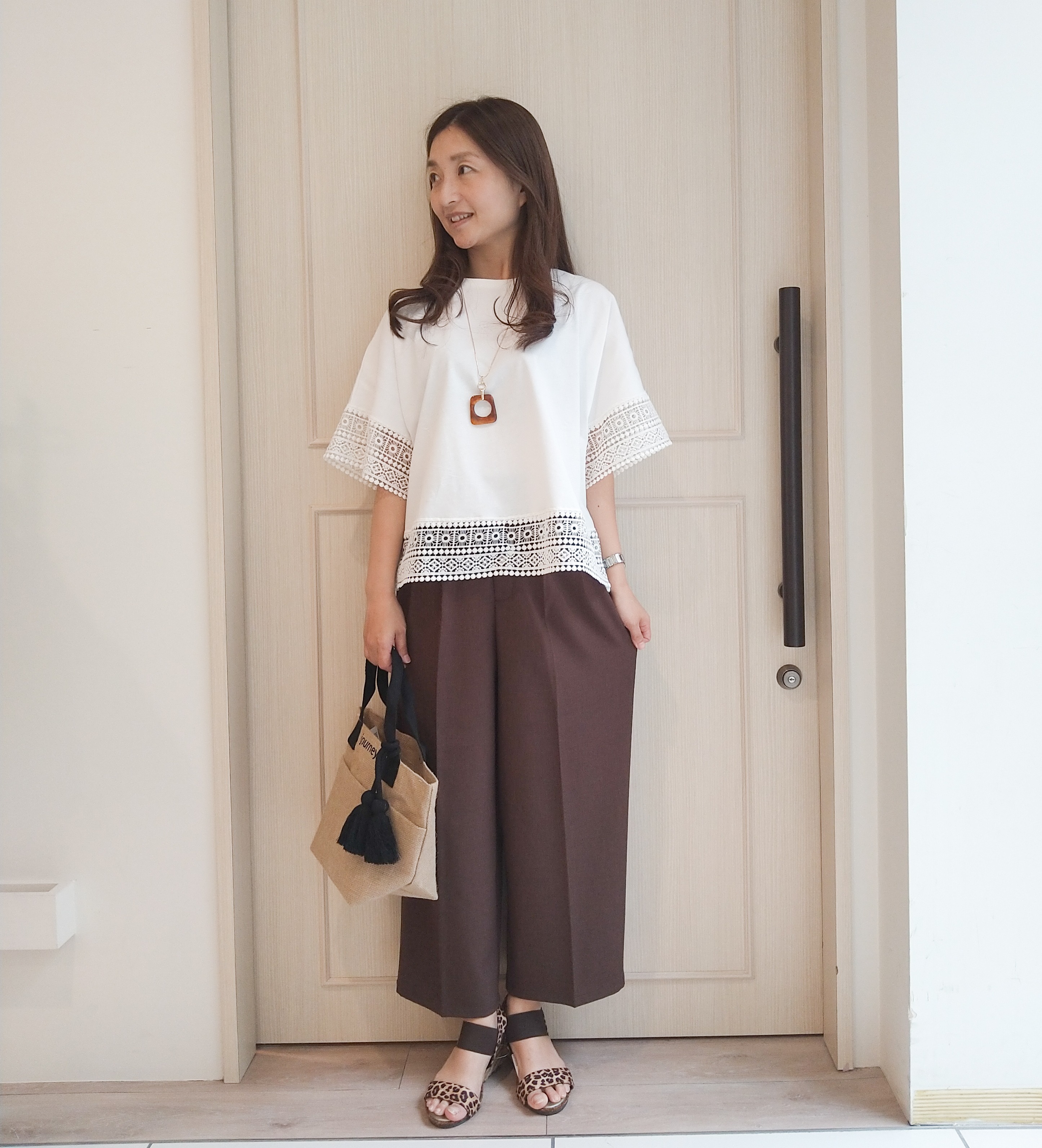 mi-saさんの「SHOO･LA･RUE｜【洗濯機可/ひんやり/体型カバー/S-LL】レース使いがポイント デザインTシャツ」を使ったコーディネート