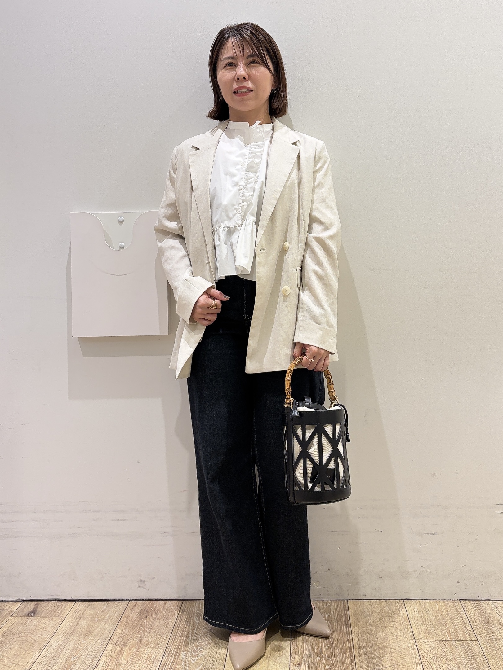 YUKOさんの「index｜フリルペプラムシャツブラウス【洗濯機OK】」を使ったコーディネート