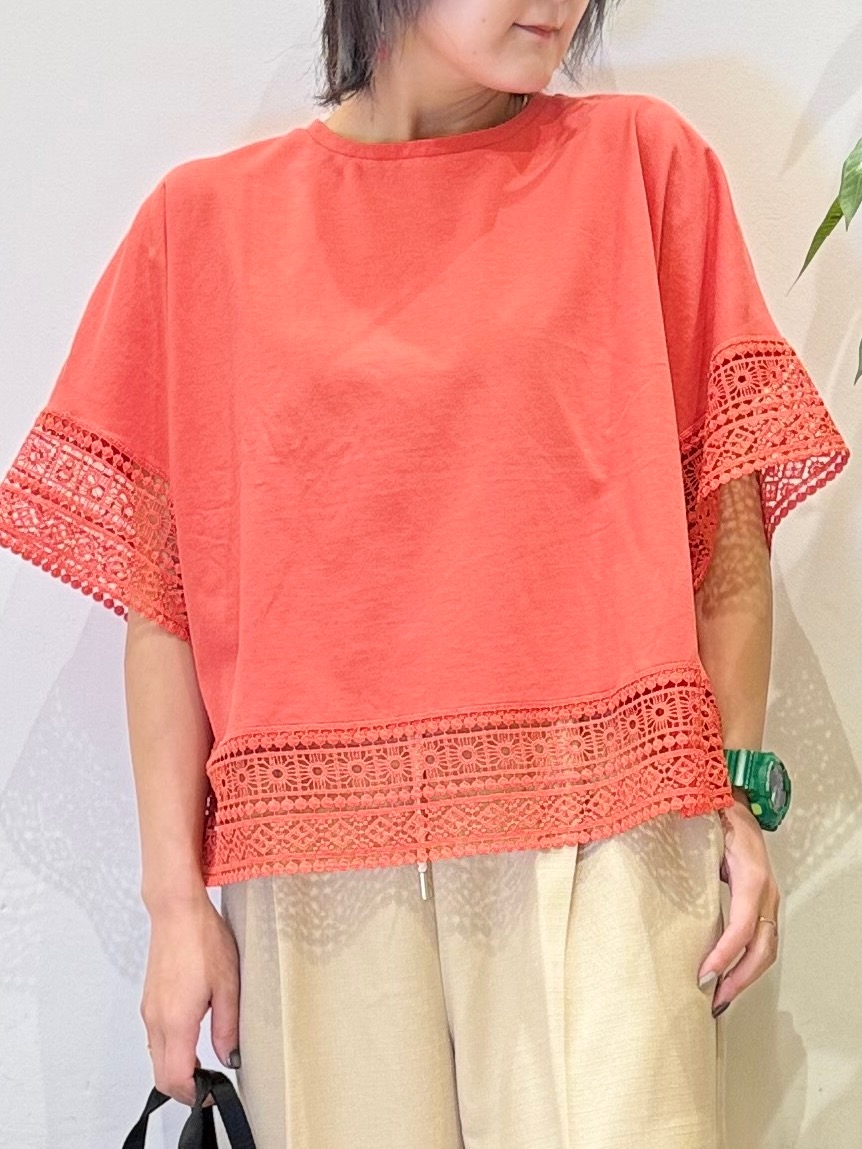 misakiさんの「SHOO･LA･RUE｜【洗濯機可/ひんやり/体型カバー/S-LL】レース使いがポイント デザインTシャツ」を使ったコーディネート