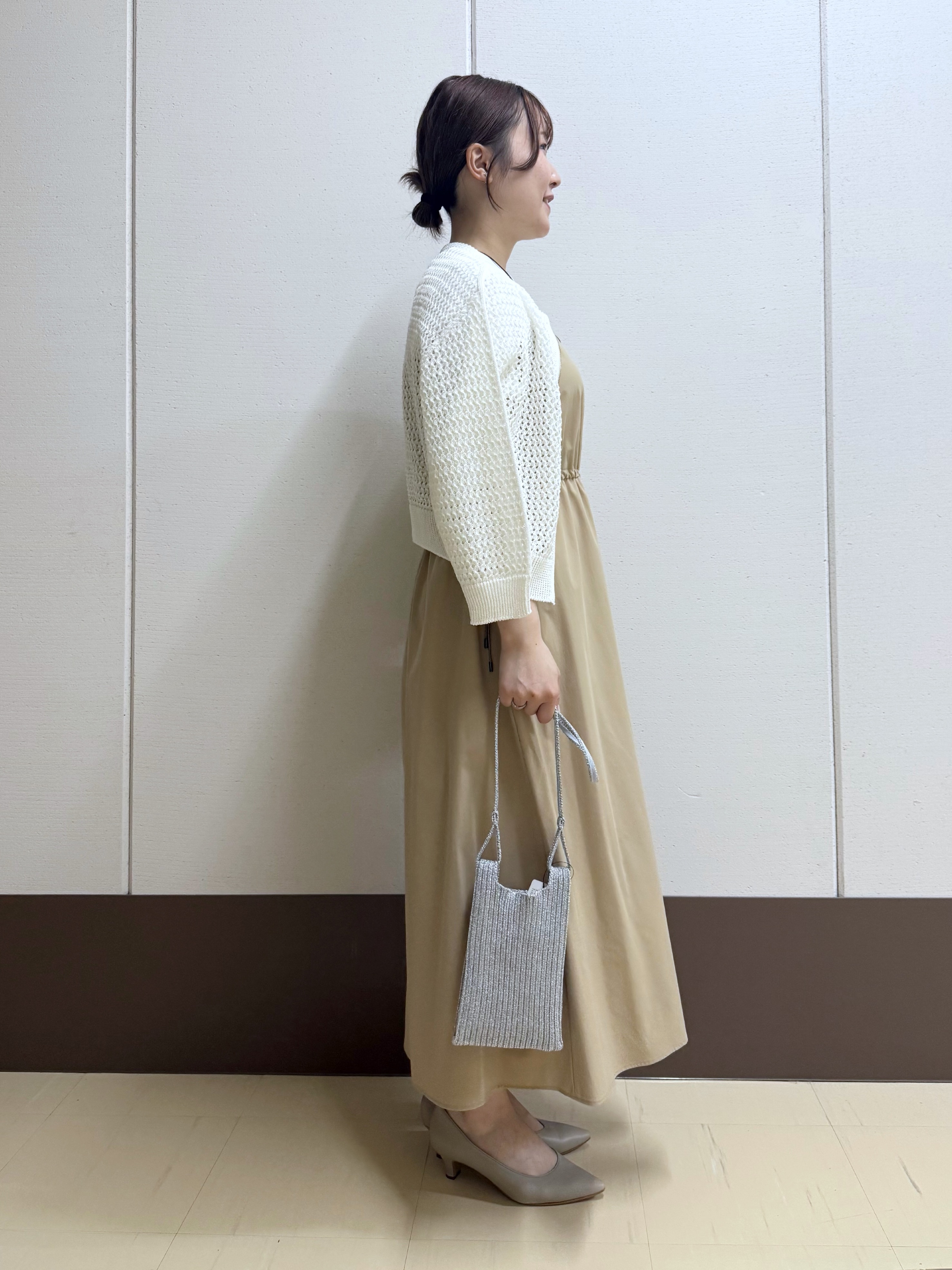 Rikoさんの「INDIVI｜【洗える／1枚でキマる／ドロスト付】ビスチェ風ドッキングTワンピース」を使ったコーディネート