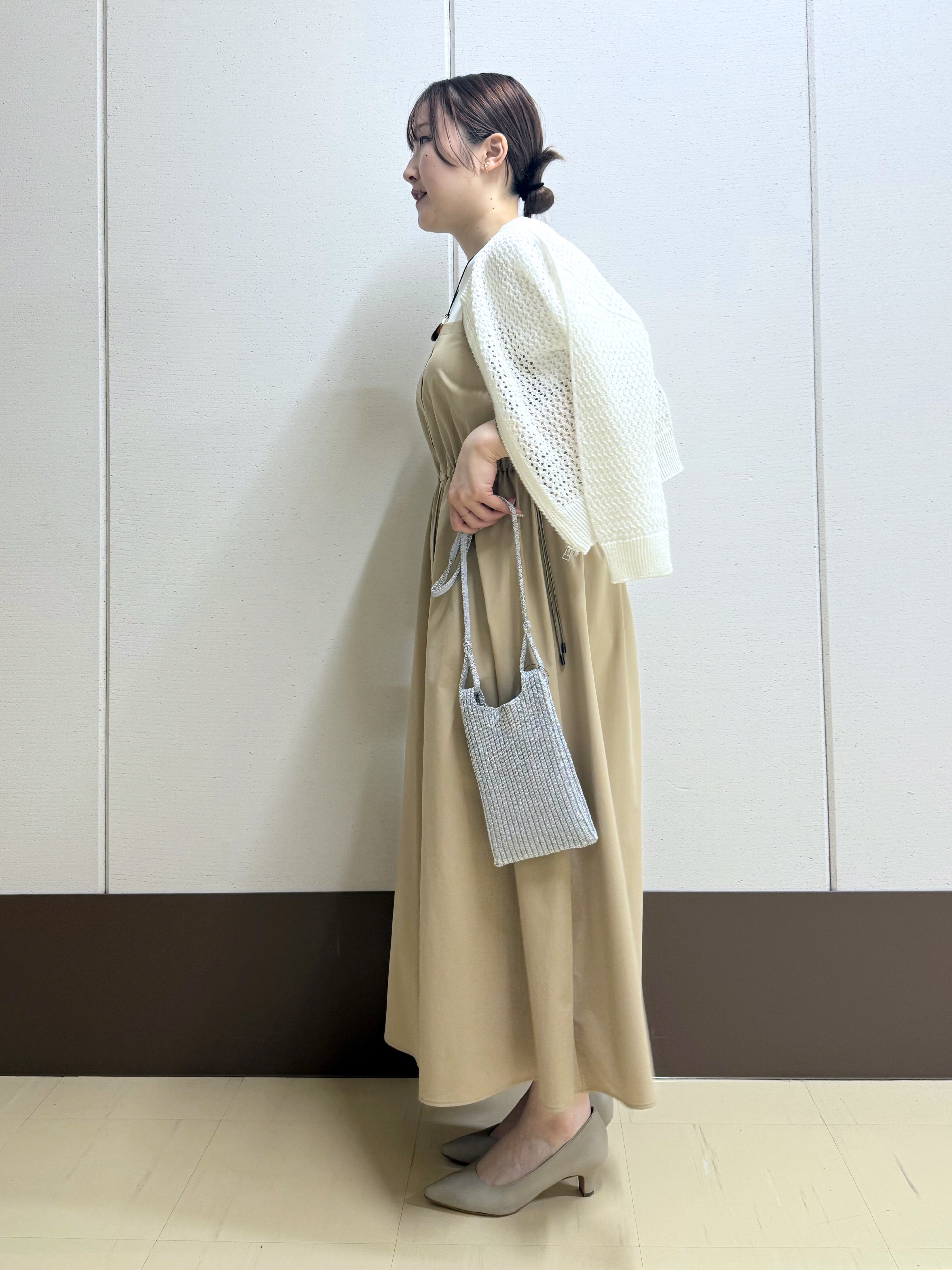 Rikoさんの「INDIVI｜【洗える／1枚でキマる／ドロスト付】ビスチェ風ドッキングTワンピース」を使ったコーディネート