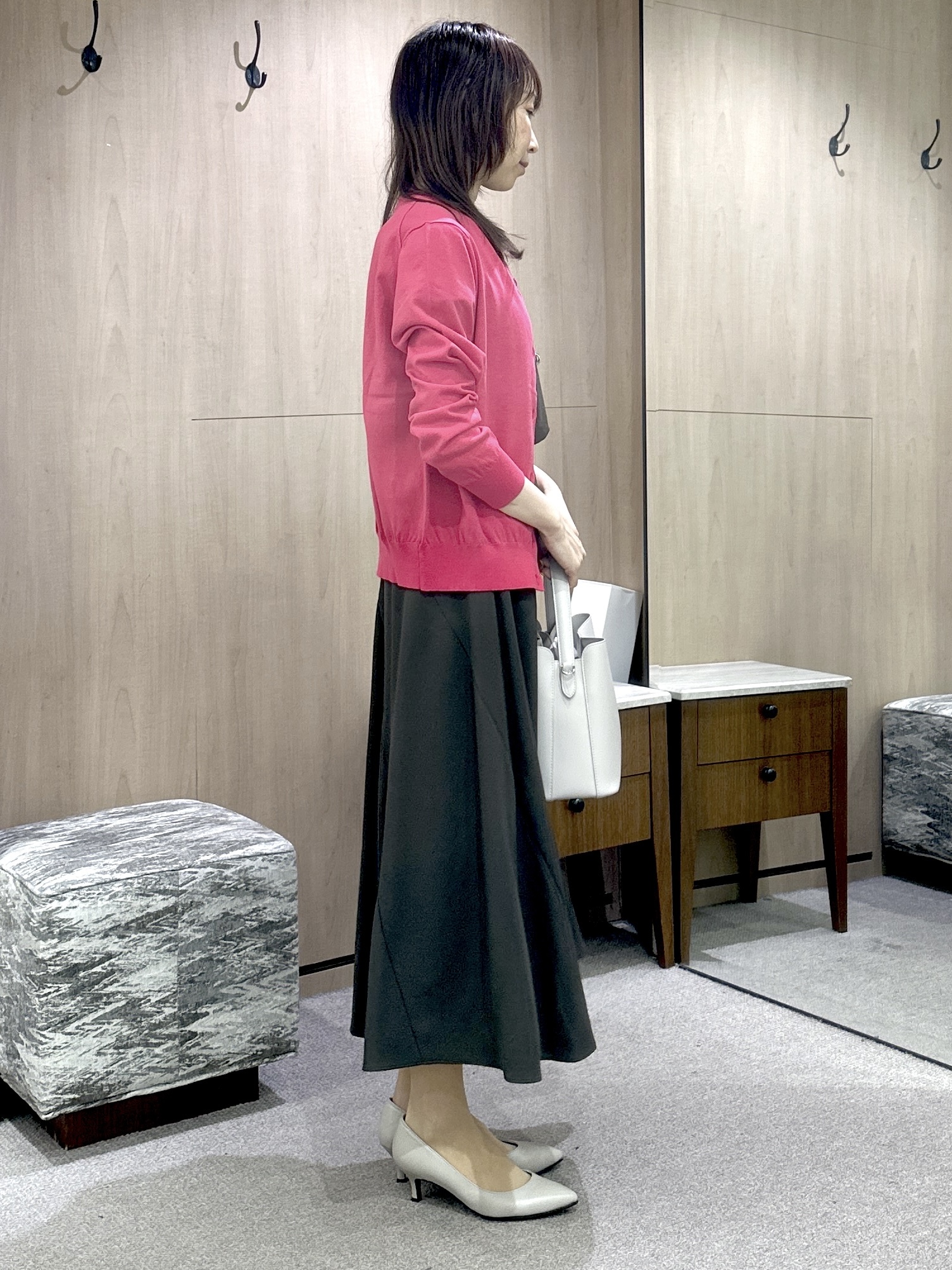 Miwaさんの「UNTITLED｜【UV/接触冷感/セットアップ可】リラクシーキーVネックブラウス」を使ったコーディネート