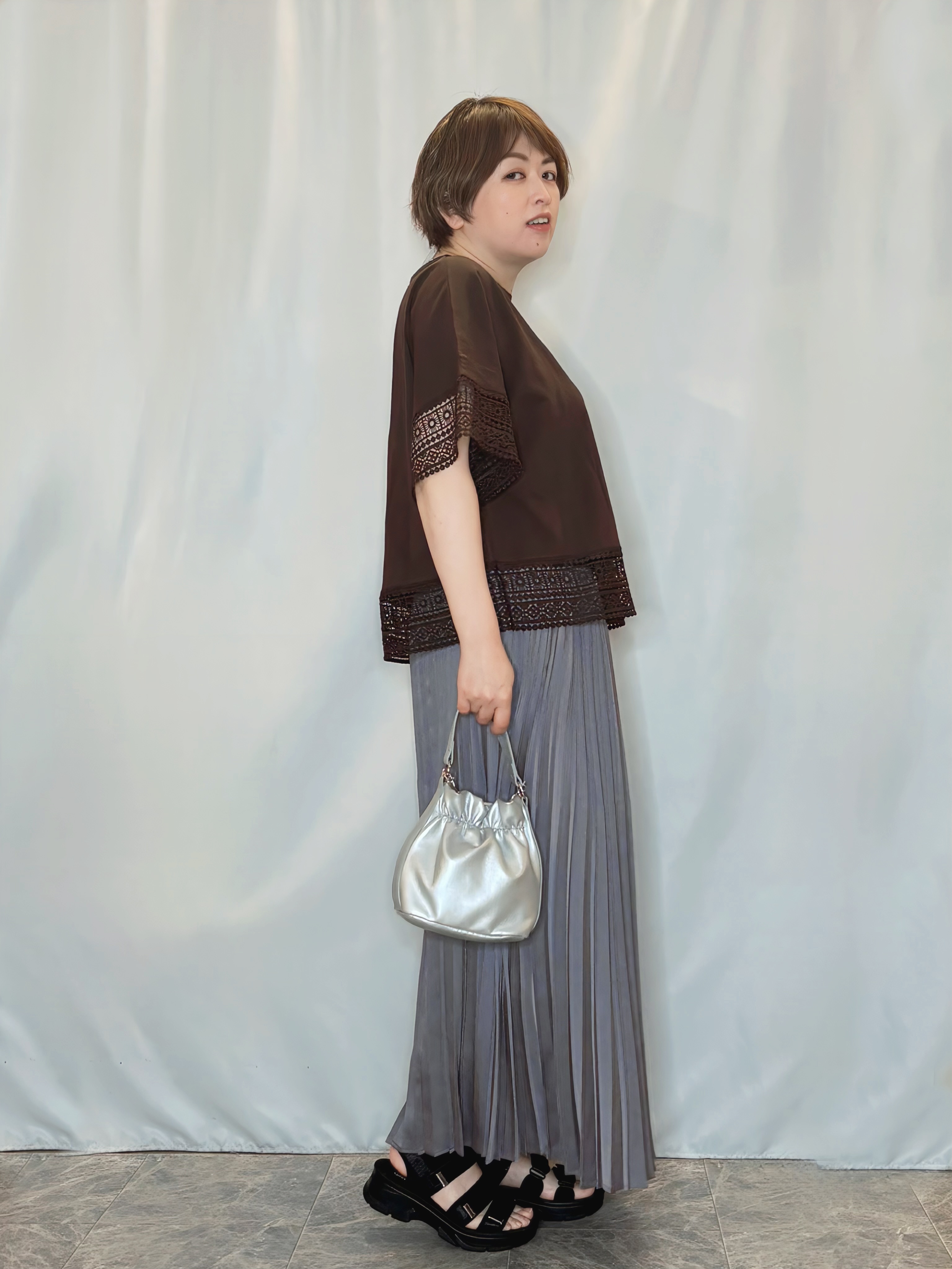 たみさんの「SHOO･LA･RUE｜【洗濯機可/ひんやり/体型カバー/S-LL】レース使いがポイント デザインTシャツ」を使ったコーディネート
