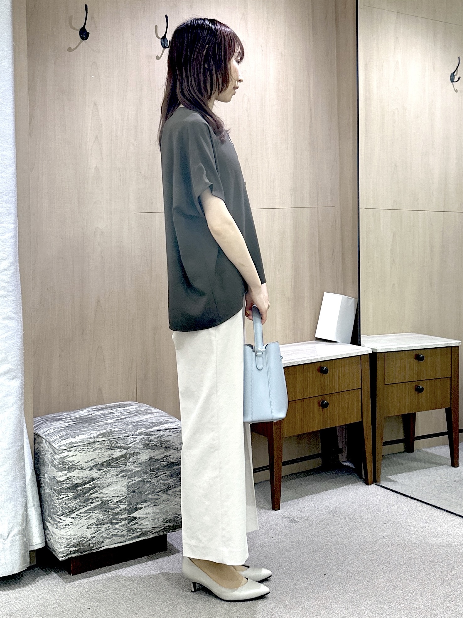 Miwaさんの「UNTITLED｜【UV/接触冷感/セットアップ可】リラクシーキーVネックブラウス」を使ったコーディネート
