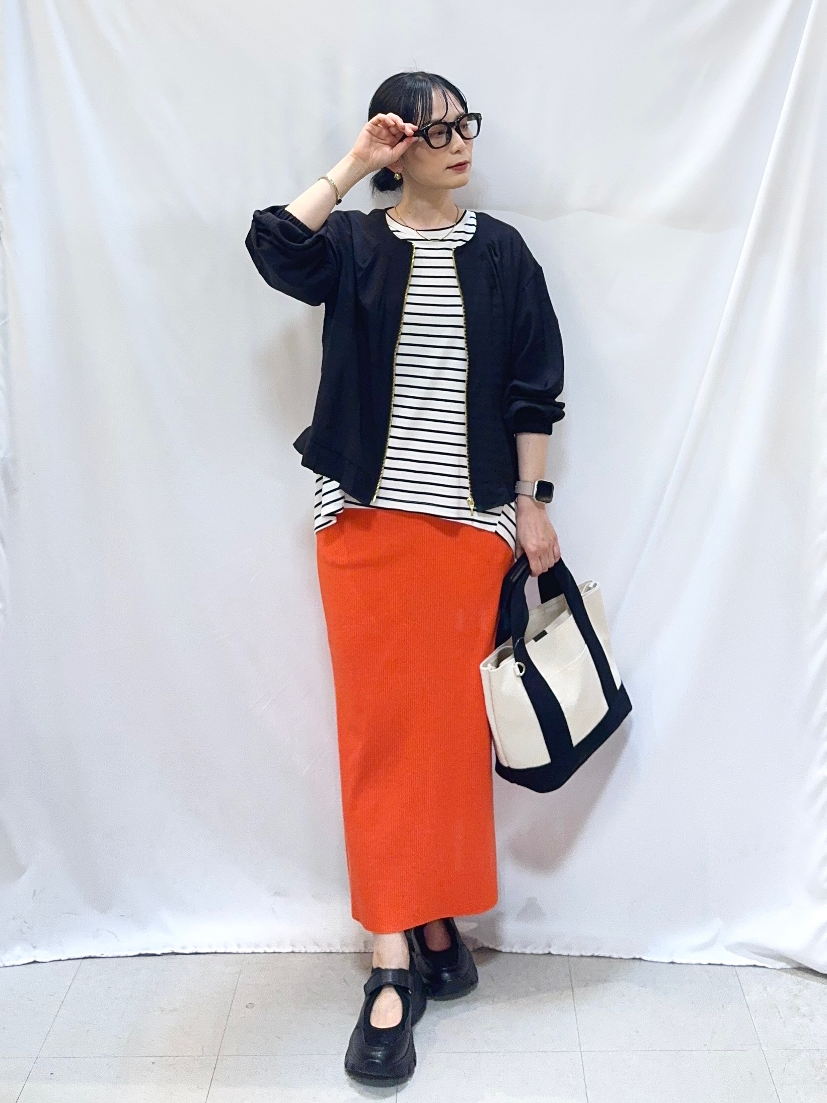 𝐇𝐢𝐫𝐨𝐦𝐢さんの「SHOO･LA･RUE｜【洗濯機可/UV/S-LL】程よい透け感 ノーカラーシアーブルゾン」を使ったコーディネート