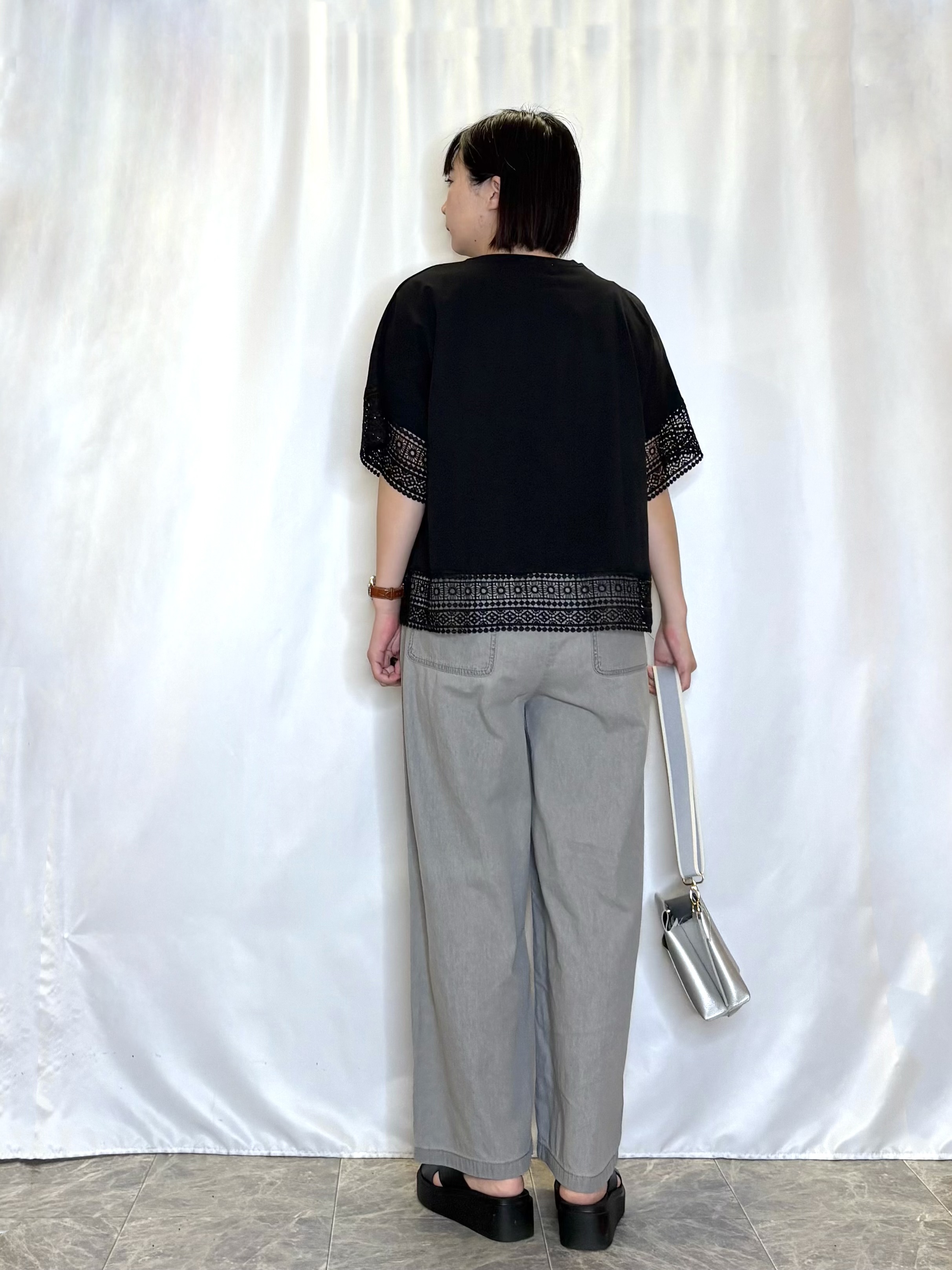 ネリさんの「SHOO･LA･RUE｜【洗濯機可/ひんやり/体型カバー/S-LL】レース使いがポイント デザインTシャツ」を使ったコーディネート