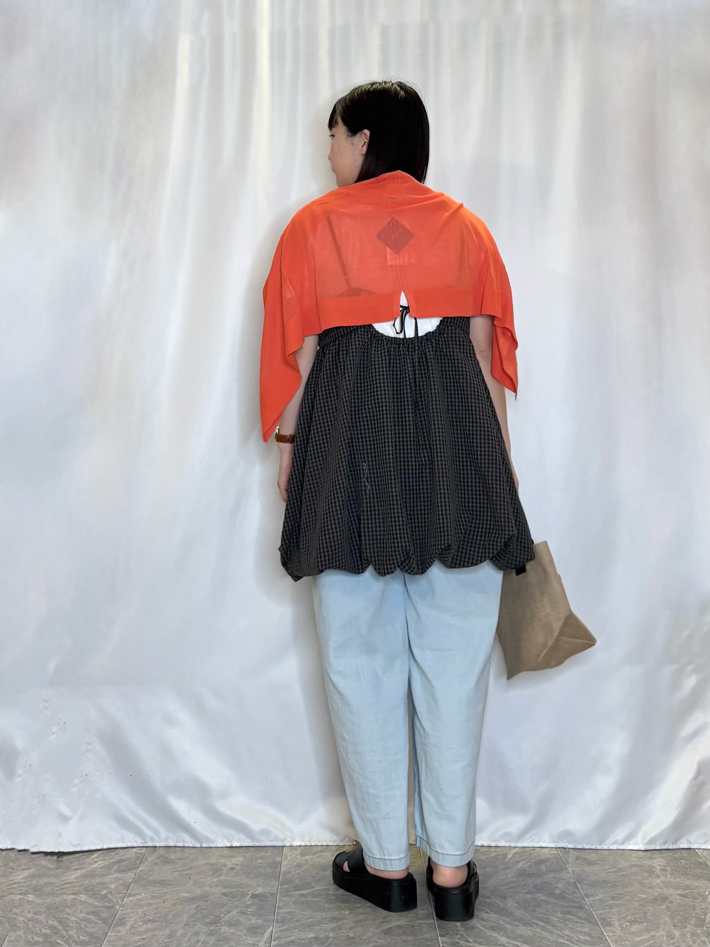 ネリさんの「SHOO･LA･RUE｜【ひんやり/洗濯機可/S-LL】オンにもオフにも マルチに使えるボタンレスカーディガン」を使ったコーディネート