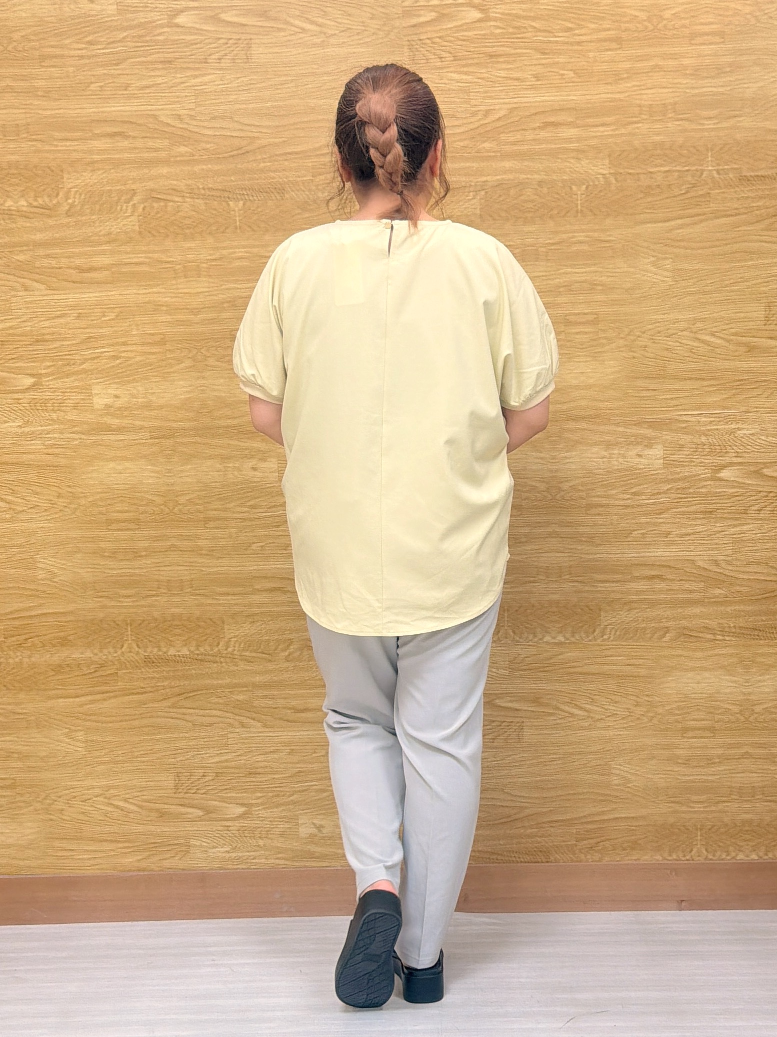 ぁむさんの「SHOO･LA･RUE｜【ひんやり/洗濯後しわになりにくい】インせず着られる さらっとタッチのドルマンブラウス」を使ったコーディネート