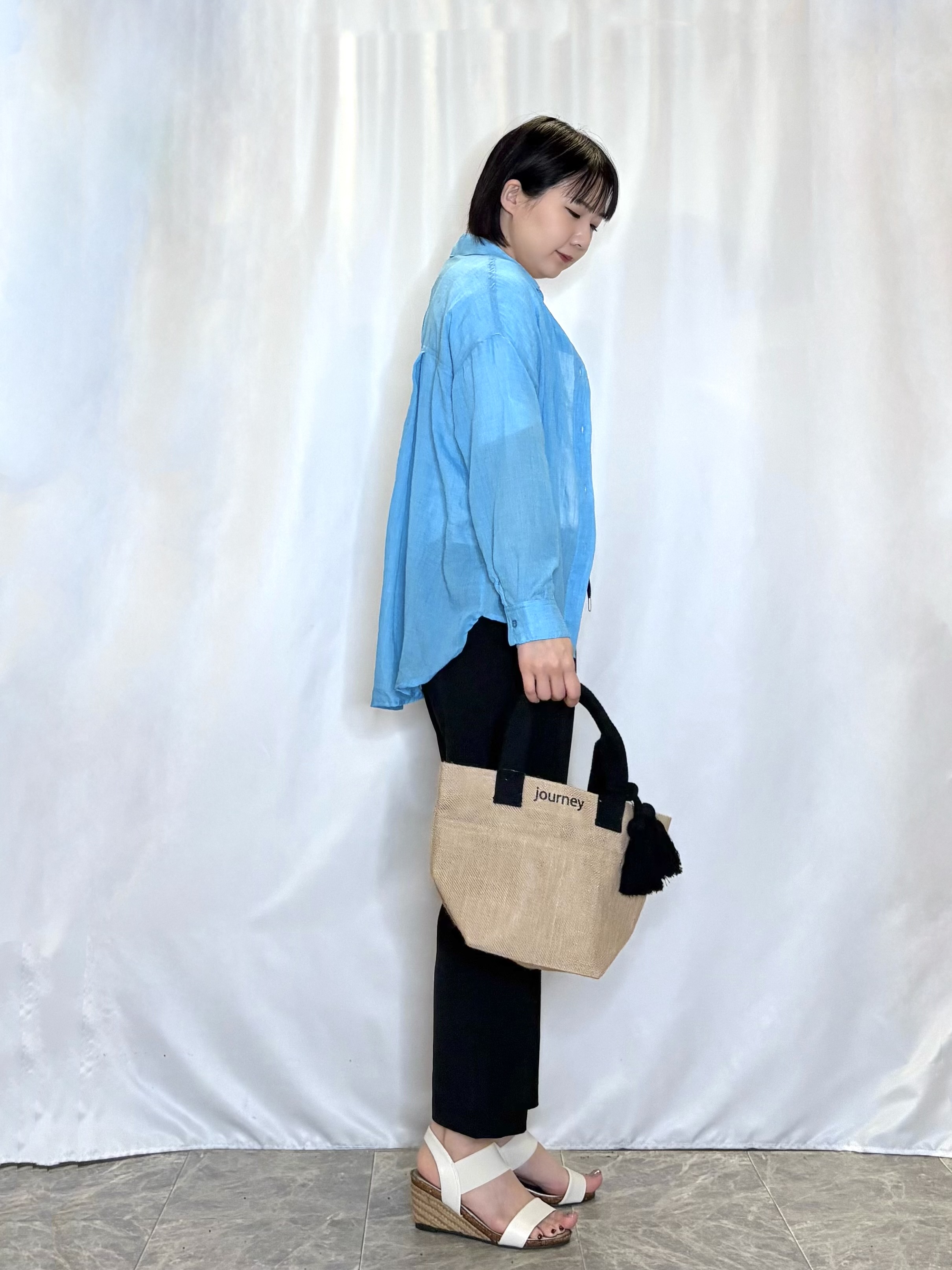 ネリさんの「SHOO･LA･RUE｜【体型カバー】ふんわり質感 やわらかこなれシアーシャツ」を使ったコーディネート