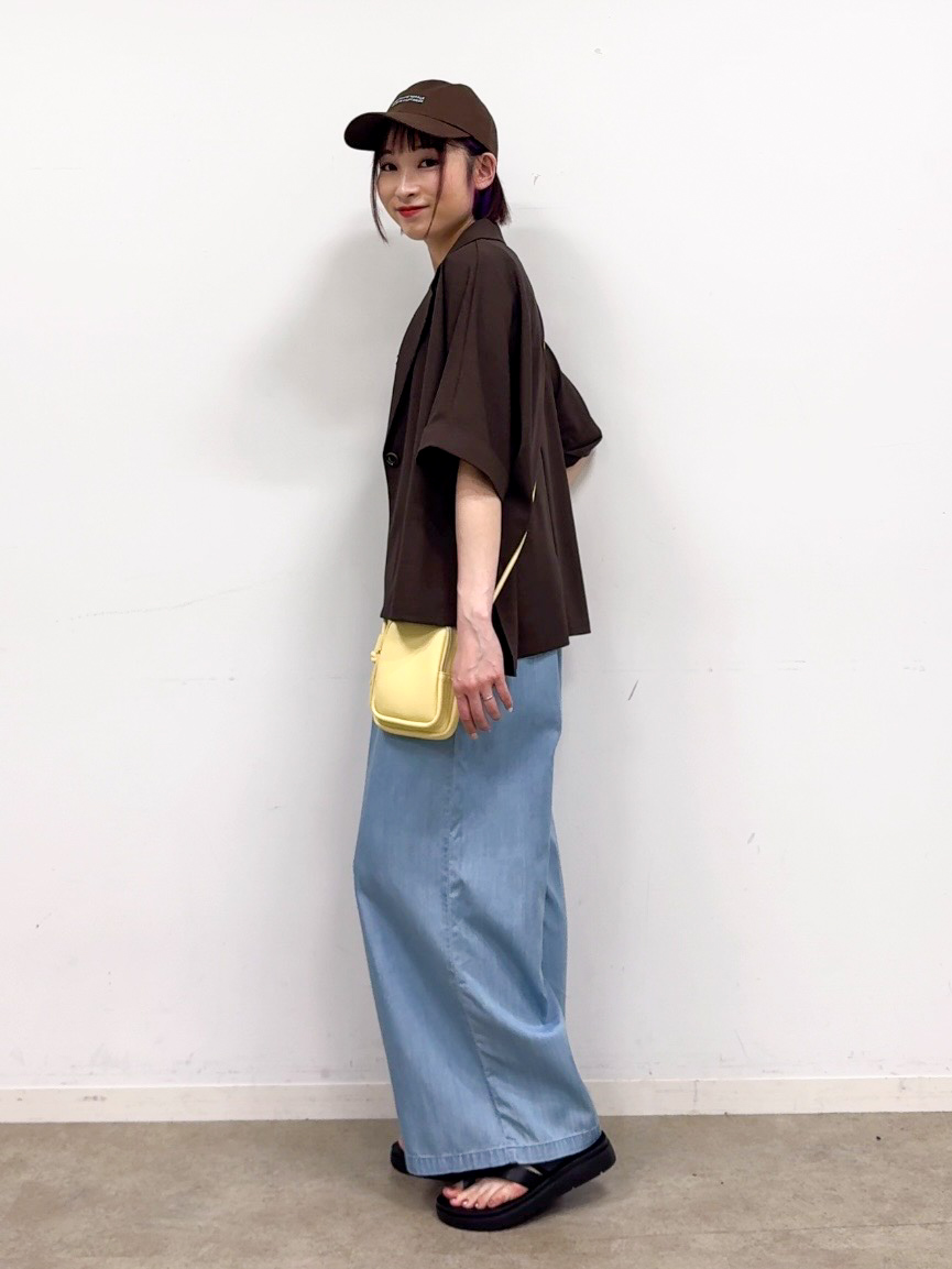 𝐜𝐡𝐢𝐤𝐚さんの「SHOO･LA･RUE｜【セットアップ可/洗濯後しわになりにくい/S-LL】半袖とろみテーラードジャケット」を使ったコーディネート