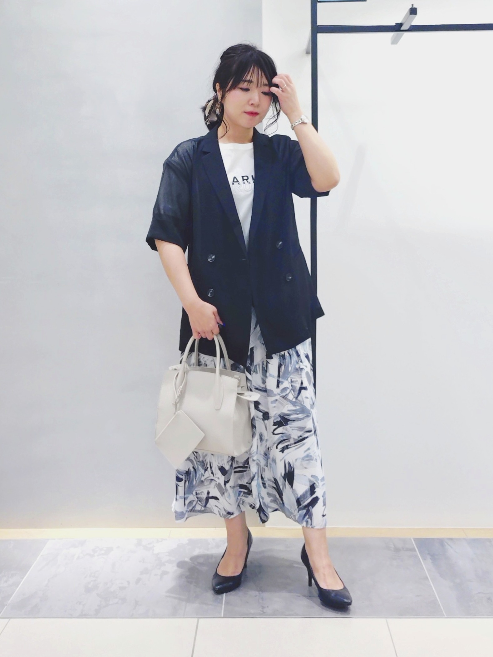 TOMOMIさんの「INDIVI｜【洗える】リーフ柄タックフレアスカート」を使ったコーディネート
