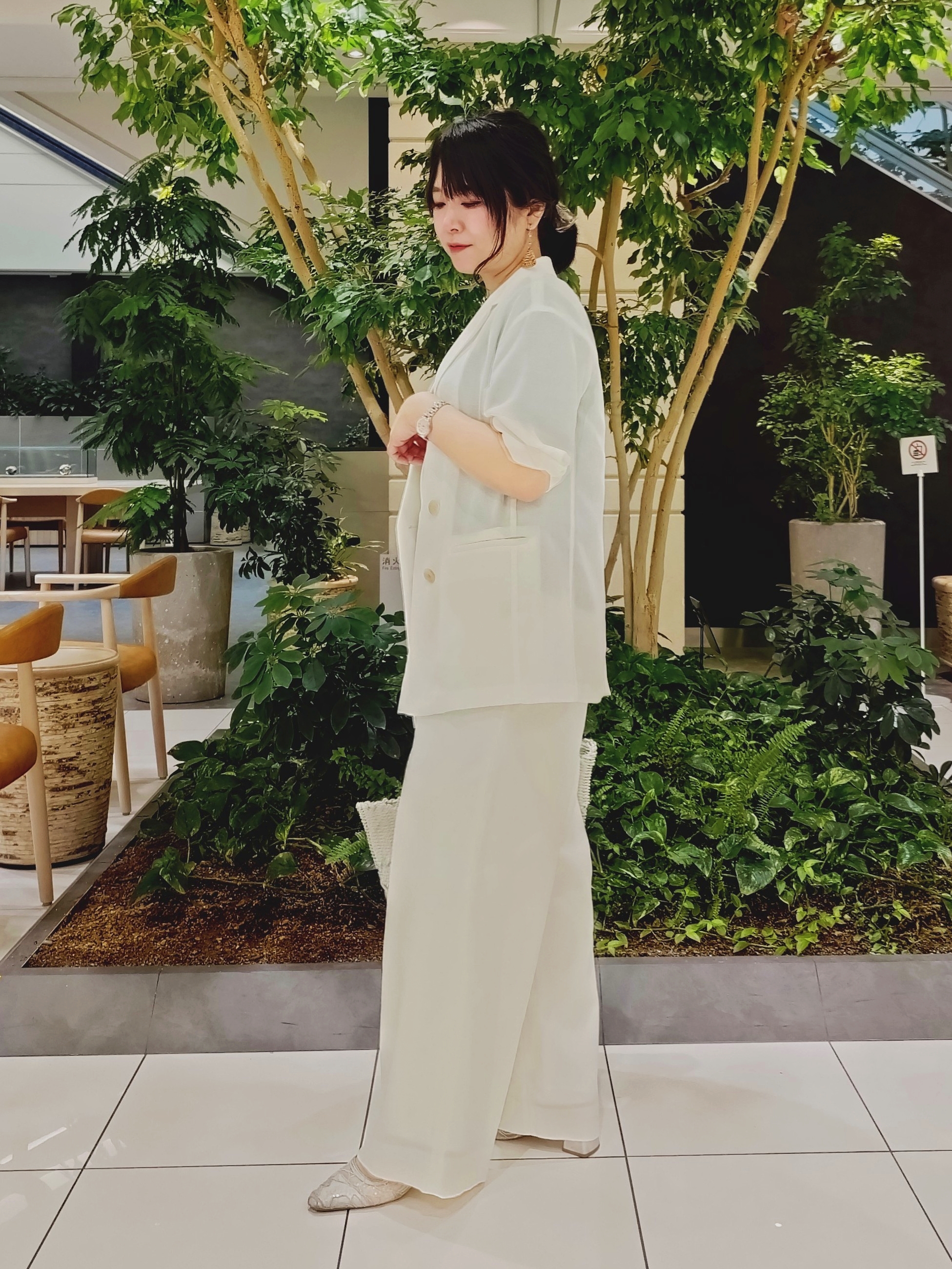 TOMOMIさんの「INDIVI｜【透かし編み】ペーパーヤーン バスケットバッグ」を使ったコーディネート