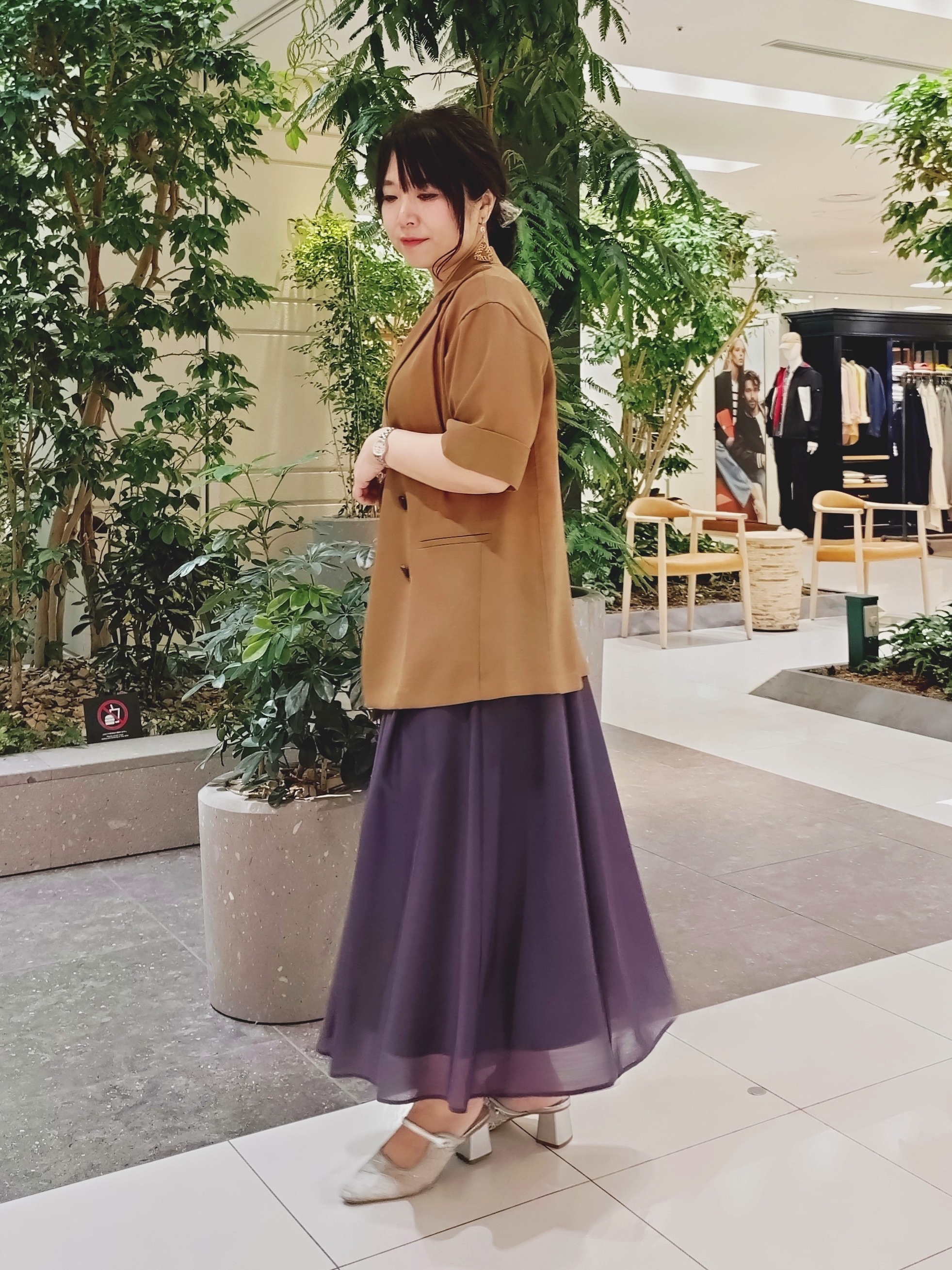 TOMOMIさんの「INDIVI｜【洗える／メッシュ素材／SETUP可能】半袖シアージャケット」を使ったコーディネート
