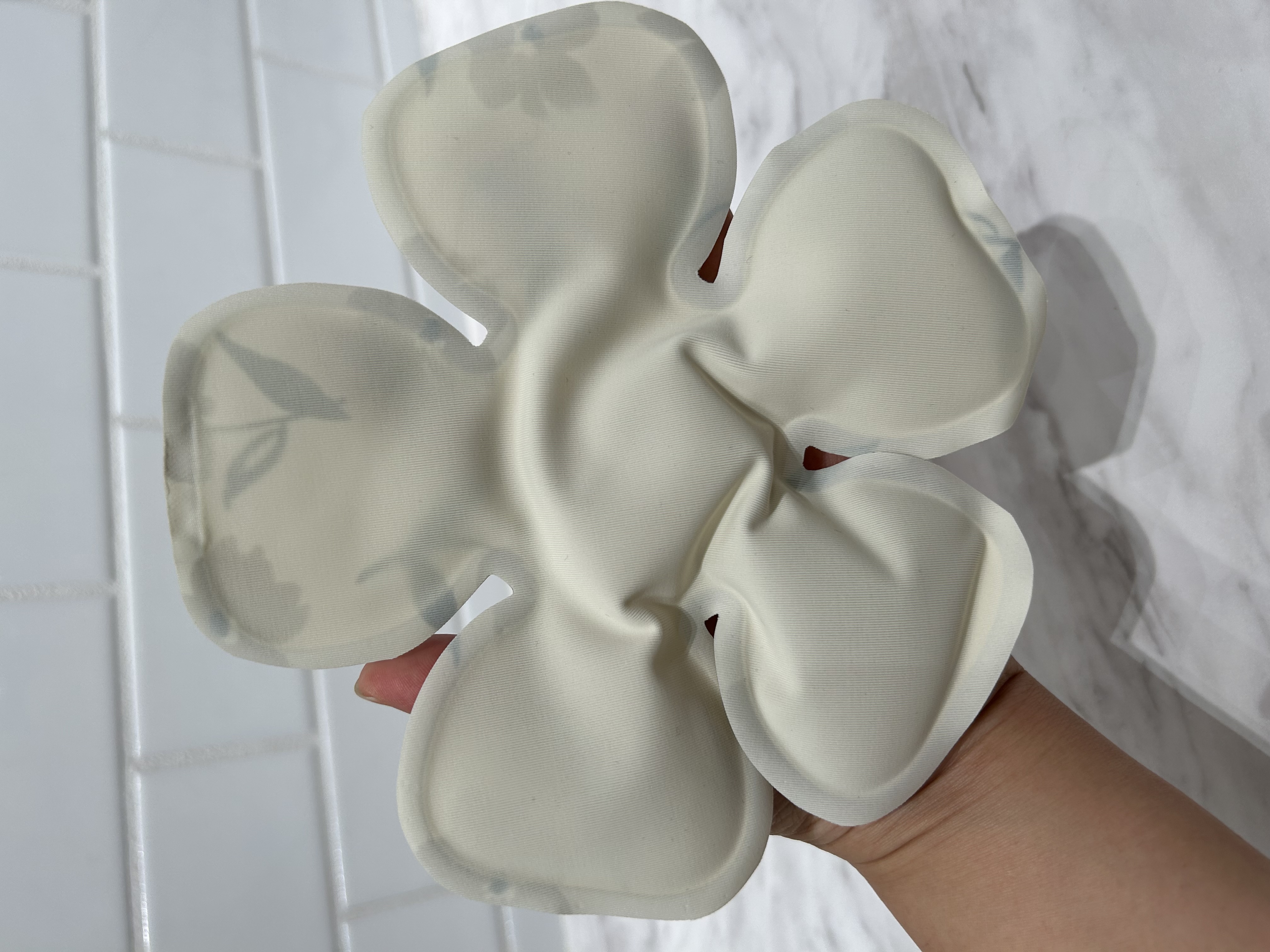 たかともさんの「212 KITCHEN STORE｜フロストフルール ハットピロー BL」を使ったコーディネート