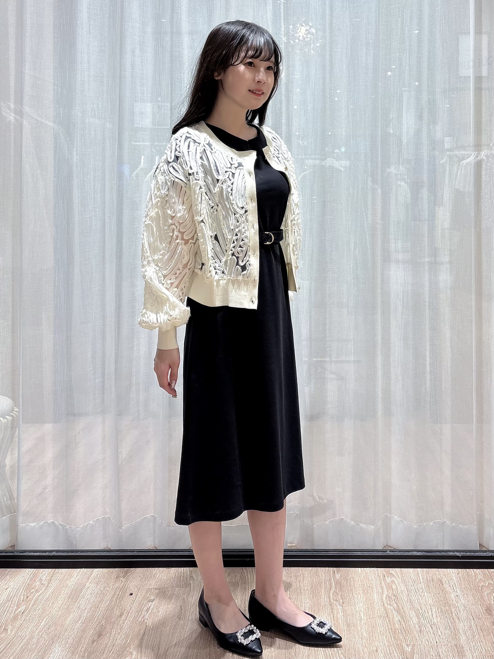 ぞうげさんの「OPAQUE.CLIP｜シアー幾何刺繍カーディガン【洗濯機OK】」を使ったコーディネート