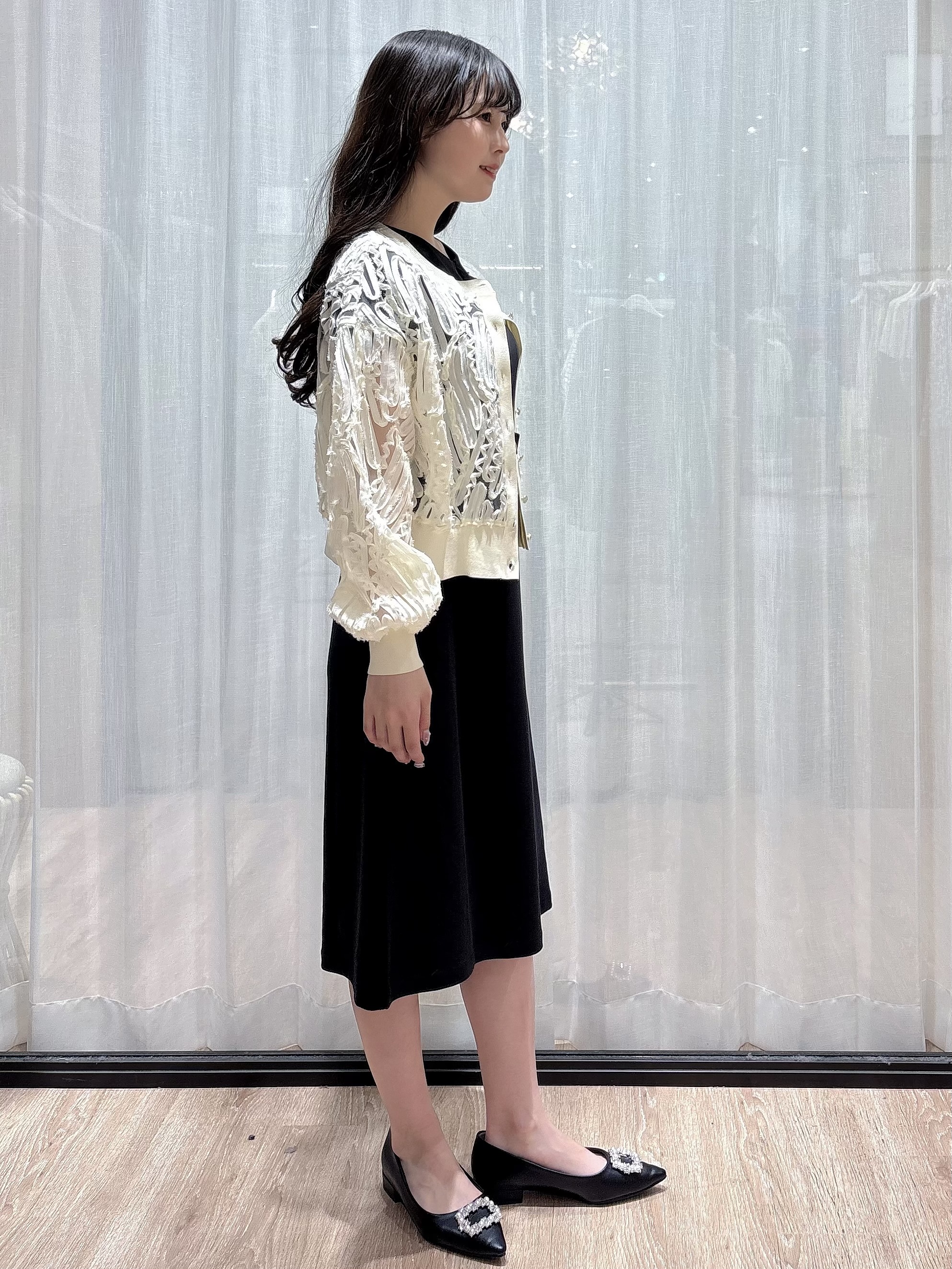 ぞうげさんの「OPAQUE.CLIP｜シアー幾何刺繍カーディガン【洗濯機OK】」を使ったコーディネート
