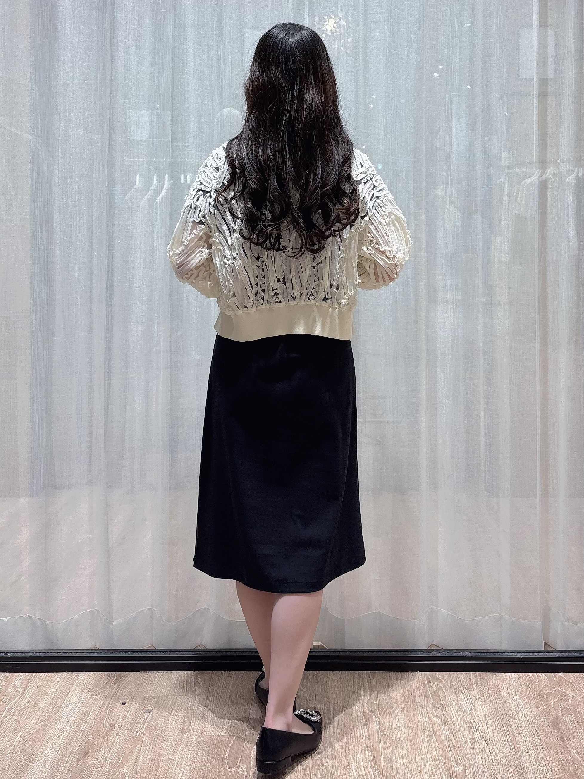 ぞうげさんの「OPAQUE.CLIP｜シアー幾何刺繍カーディガン【洗濯機OK】」を使ったコーディネート