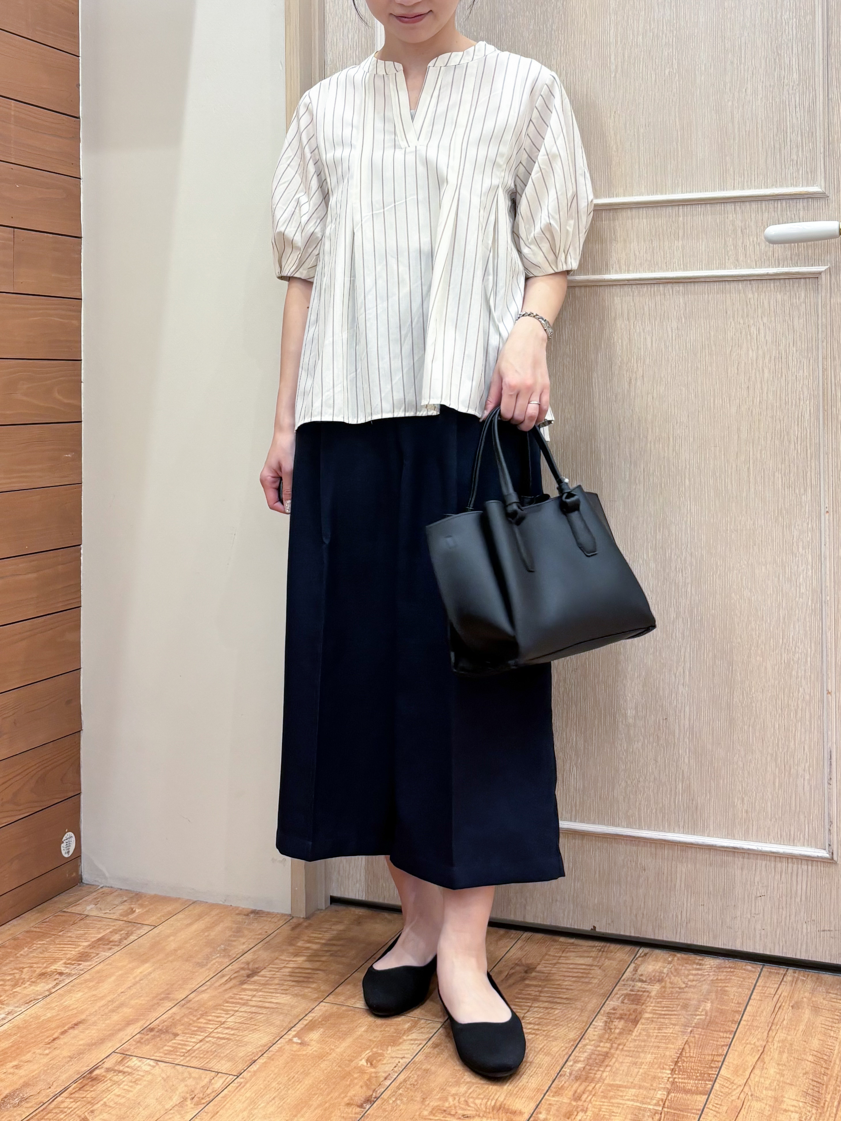 なみさんの「SHOO･LA･RUE｜【高レビュー/洗濯後しわになりにくい/インせず着られる】自然に体型カバー 麻調ペプラムブラウス」を使ったコーディネート