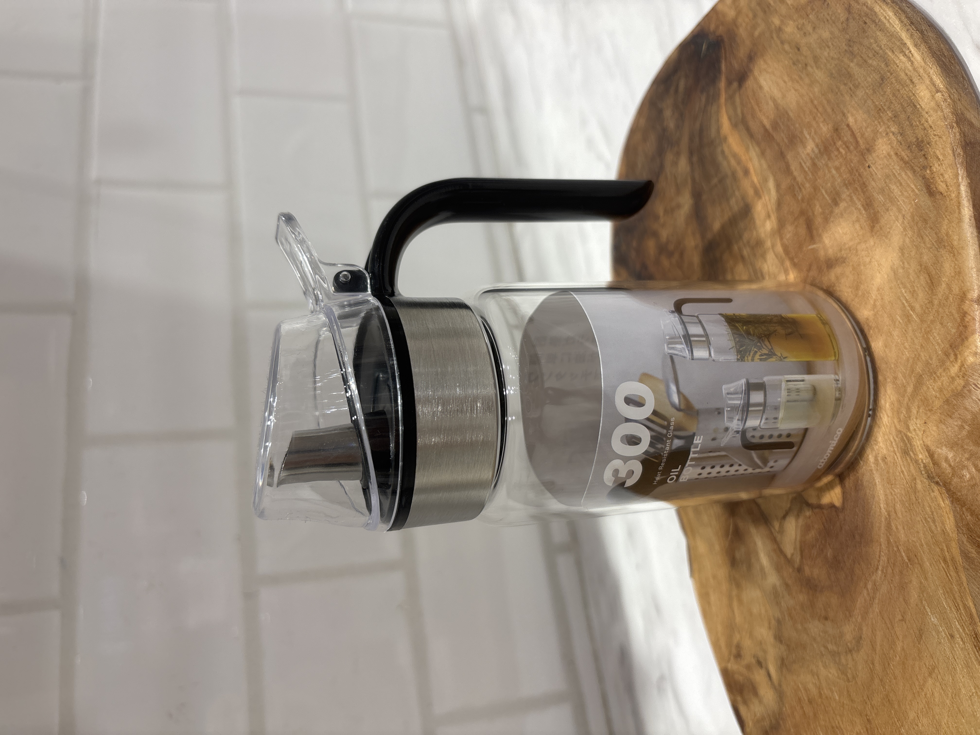 iteさんの「212 KITCHEN STORE｜耐熱ガラスオイルボトル L ＜atomico アトミコ＞」を使ったコーディネート