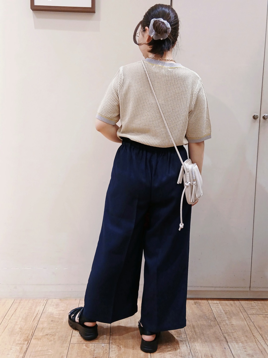 Riranさんの「SHOO･LA･RUE｜【洗濯機可/S-LL】金ボタンが上品 カノコ編み配色クルーネックニット」を使ったコーディネート