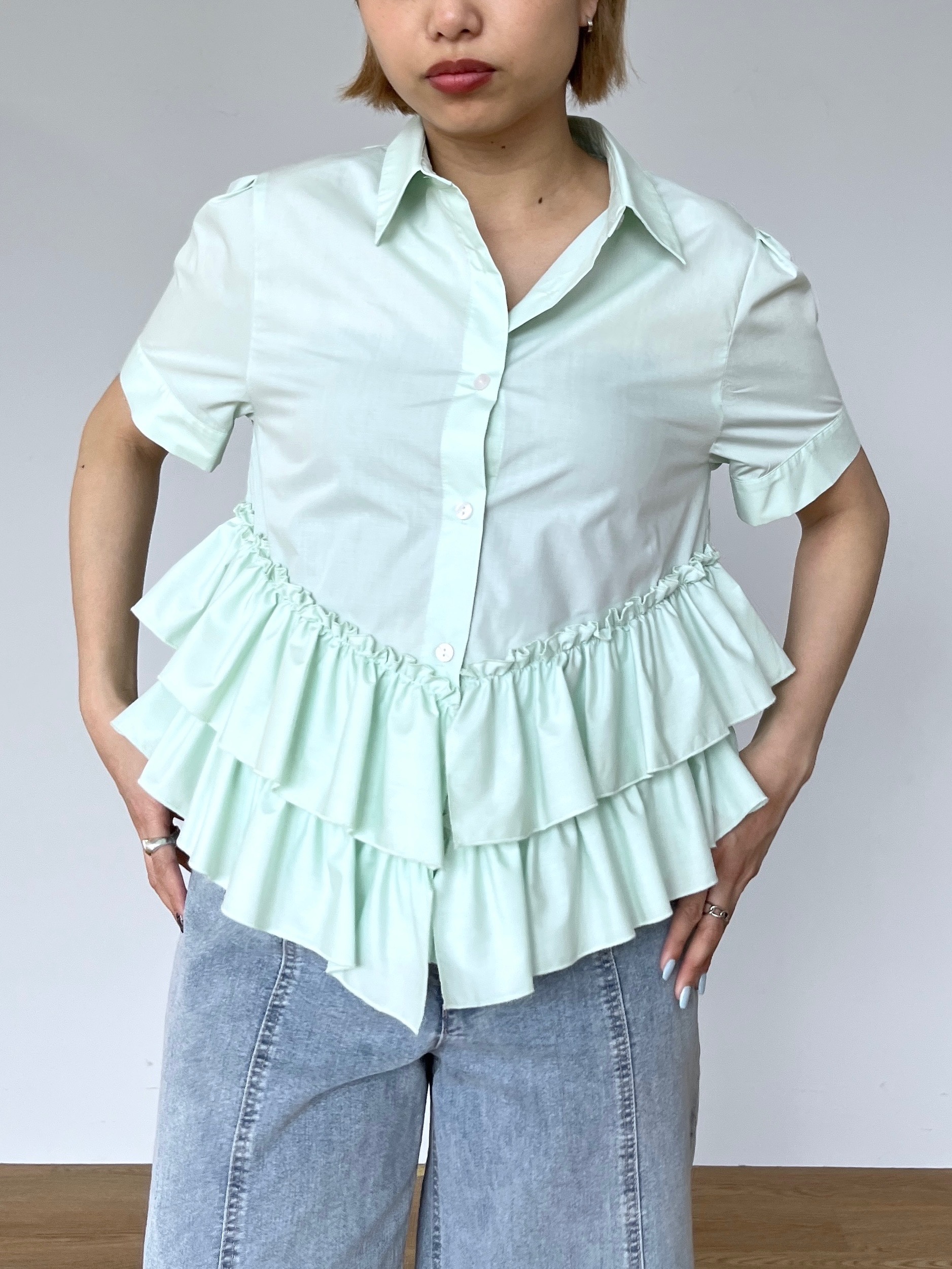 Harukaさんの「INDIVI｜ティアードフリルヘムシャツ」を使ったコーディネート