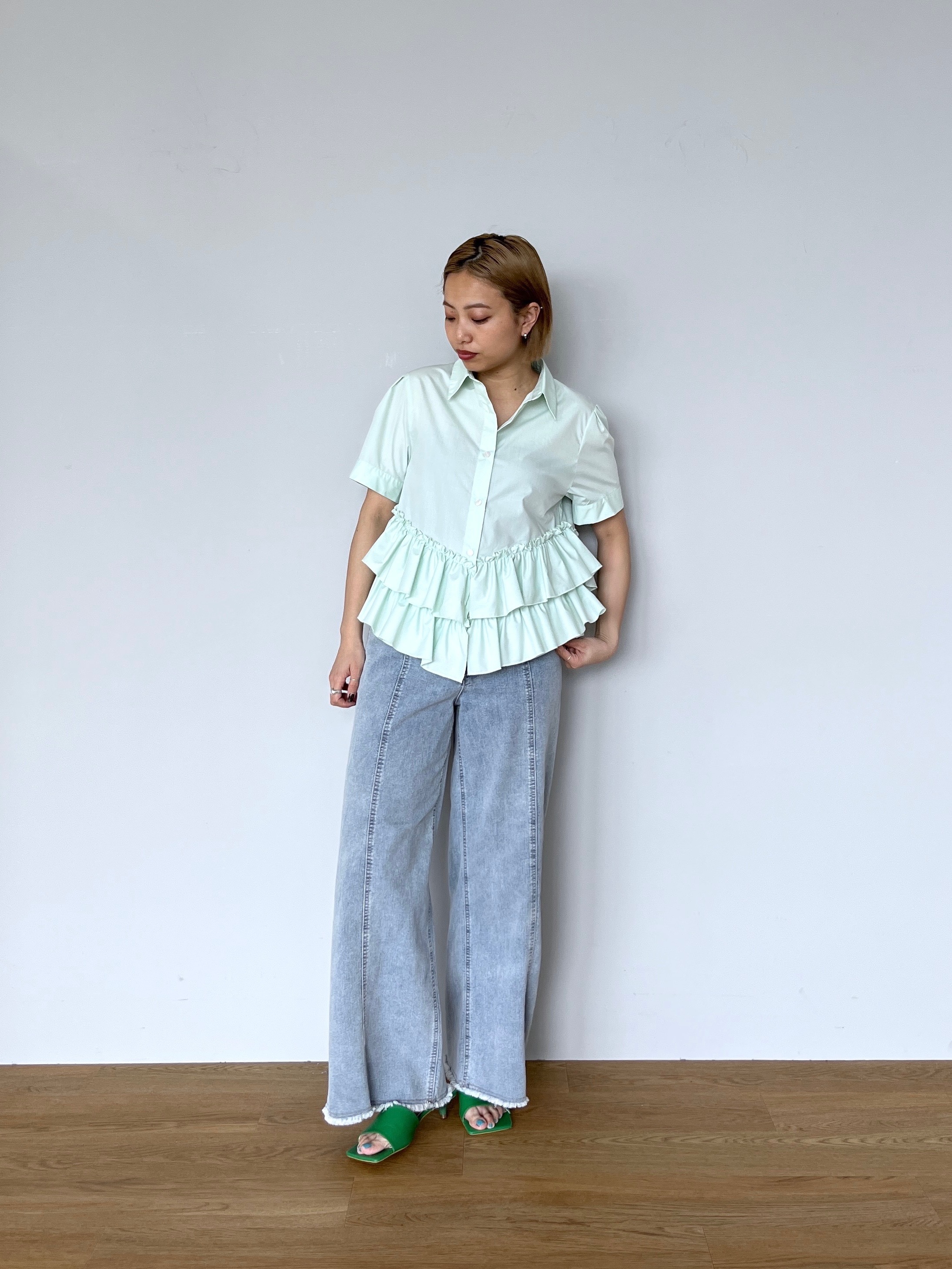 Harukaさんの「INDIVI｜ティアードフリルヘムシャツ」を使ったコーディネート