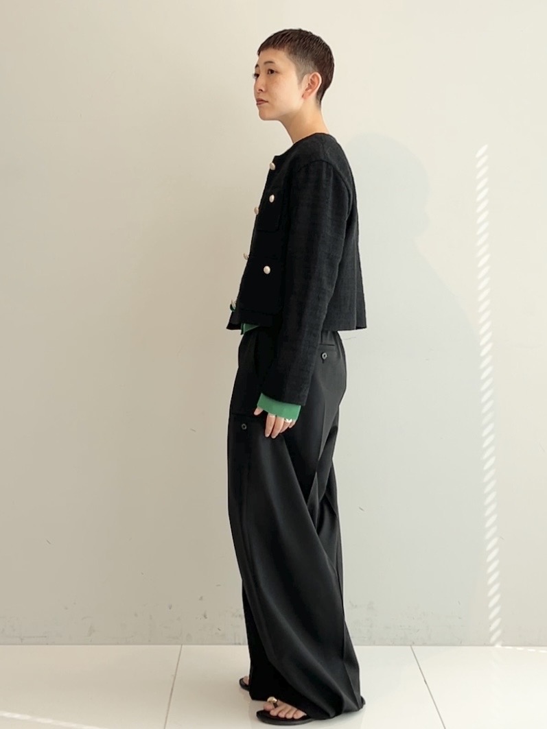 OCHIAIさんの「DRESSTERIOR｜ブラックファンシーツイードジャケット」を使ったコーディネート