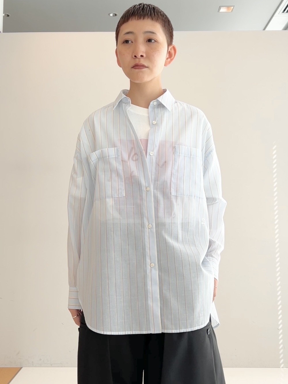 OCHIAIさんの「DRESSTERIOR｜シアー ストライプシャツ」を使ったコーディネート