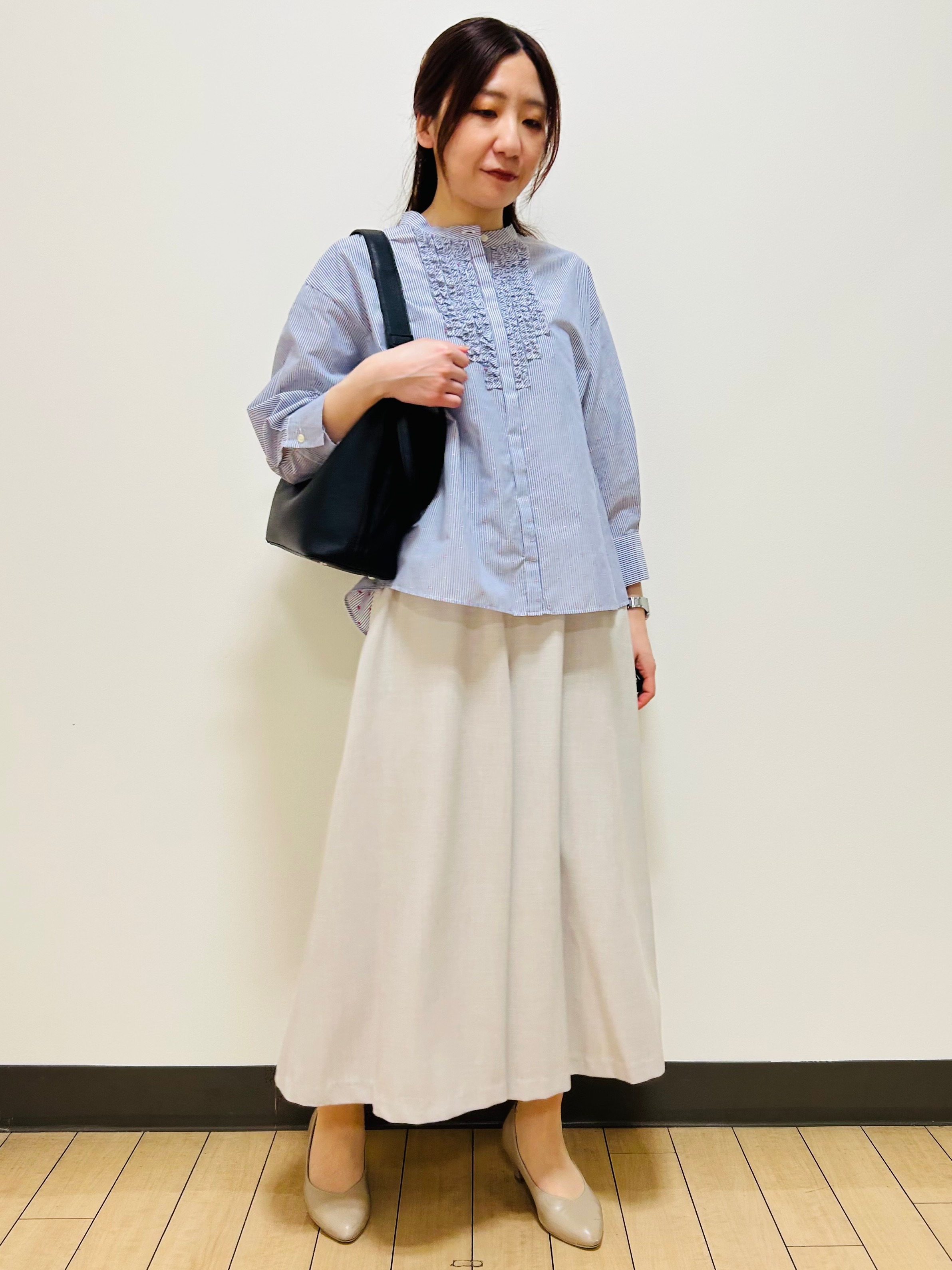 miiiさんの「Reflect｜【接触冷感】八分袖フロントフリルブラウス」を使ったコーディネート