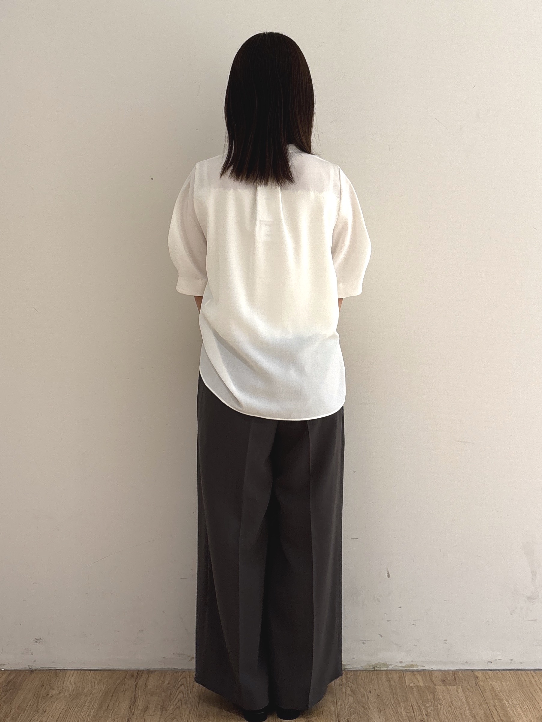mireiさんの「OPAQUE.CLIP｜【ストレッチ／防シワ／洗濯機OK】タックスリーブブラウス《SS～LL／6col／セットアップ可》」を使ったコーディネート