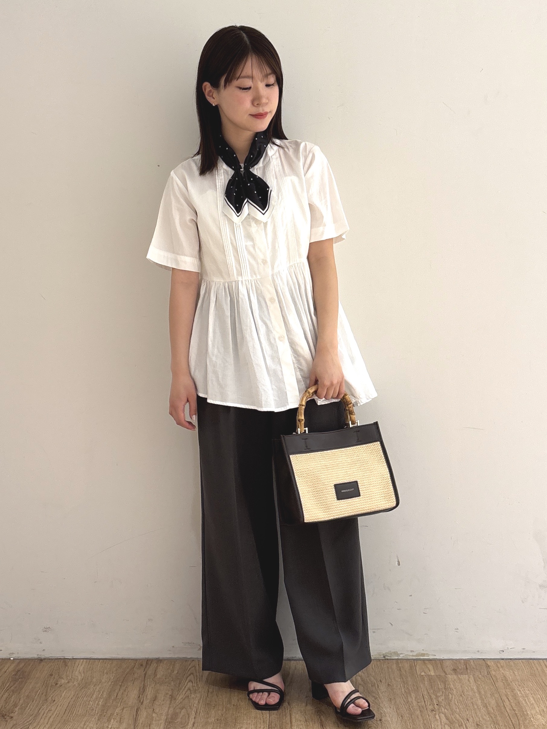 mireiさんの「OPAQUE.CLIP｜ピンタックアシメペプラムブラウス【洗濯機ＯＫ】」を使ったコーディネート