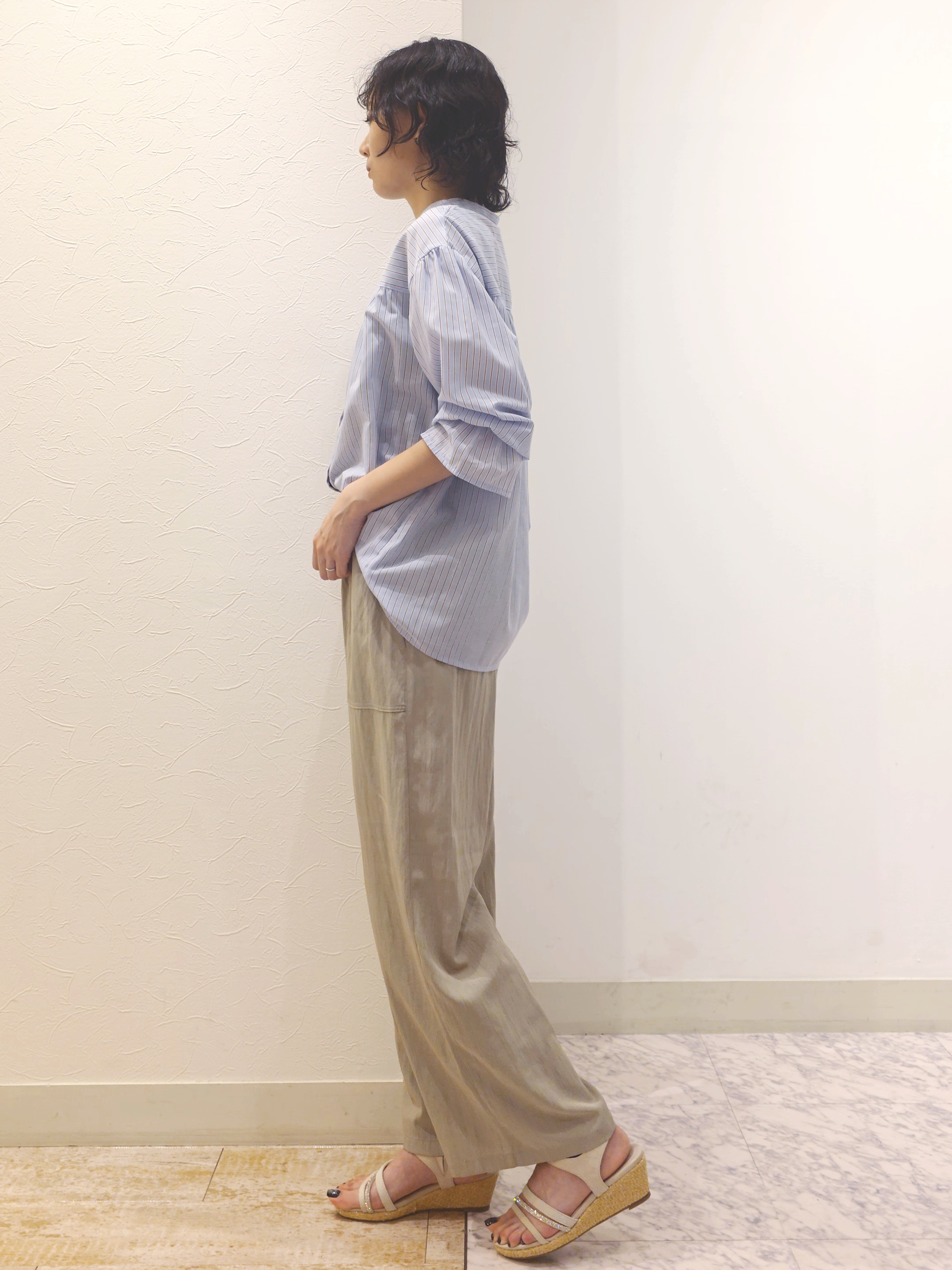 ケイさんの「grove｜【貴島明日香さん着用／イージーケア／接触冷感】麻混スタンドギャザーシャツ」を使ったコーディネート