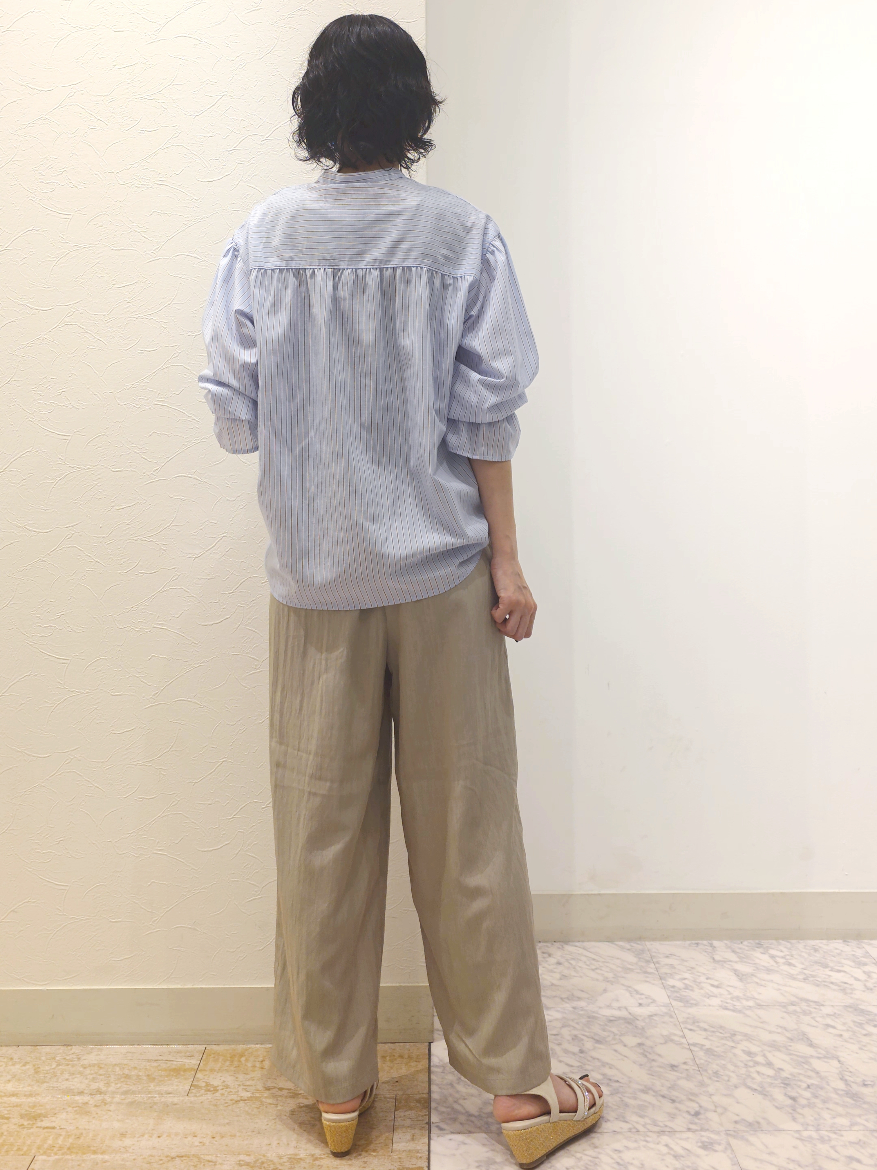 ケイさんの「grove｜【貴島明日香さん着用／イージーケア／接触冷感】麻混スタンドギャザーシャツ」を使ったコーディネート