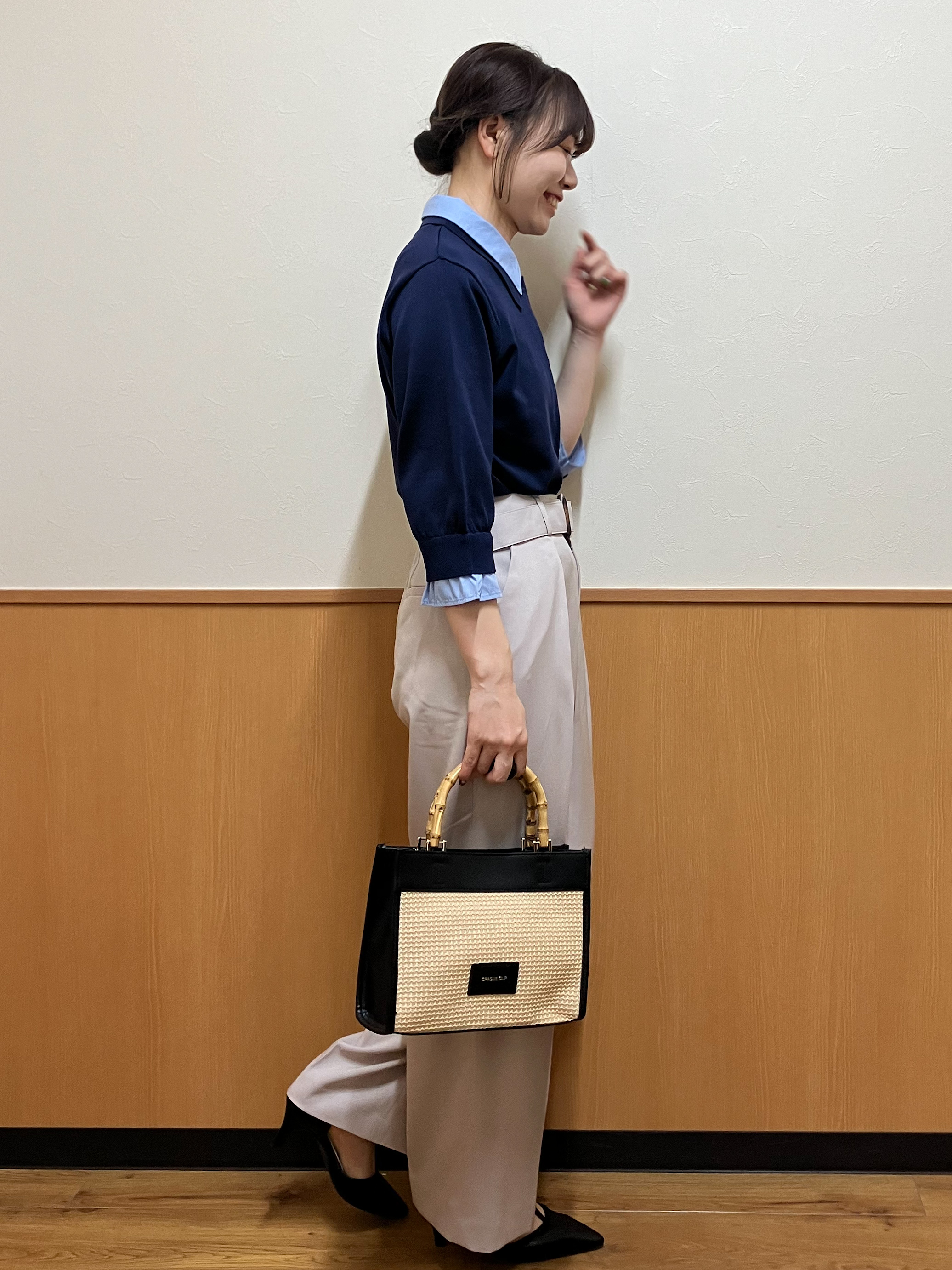 MAYUKIさんの「index｜シャツレイヤード風ポロニット【洗濯機OK】」を使ったコーディネート