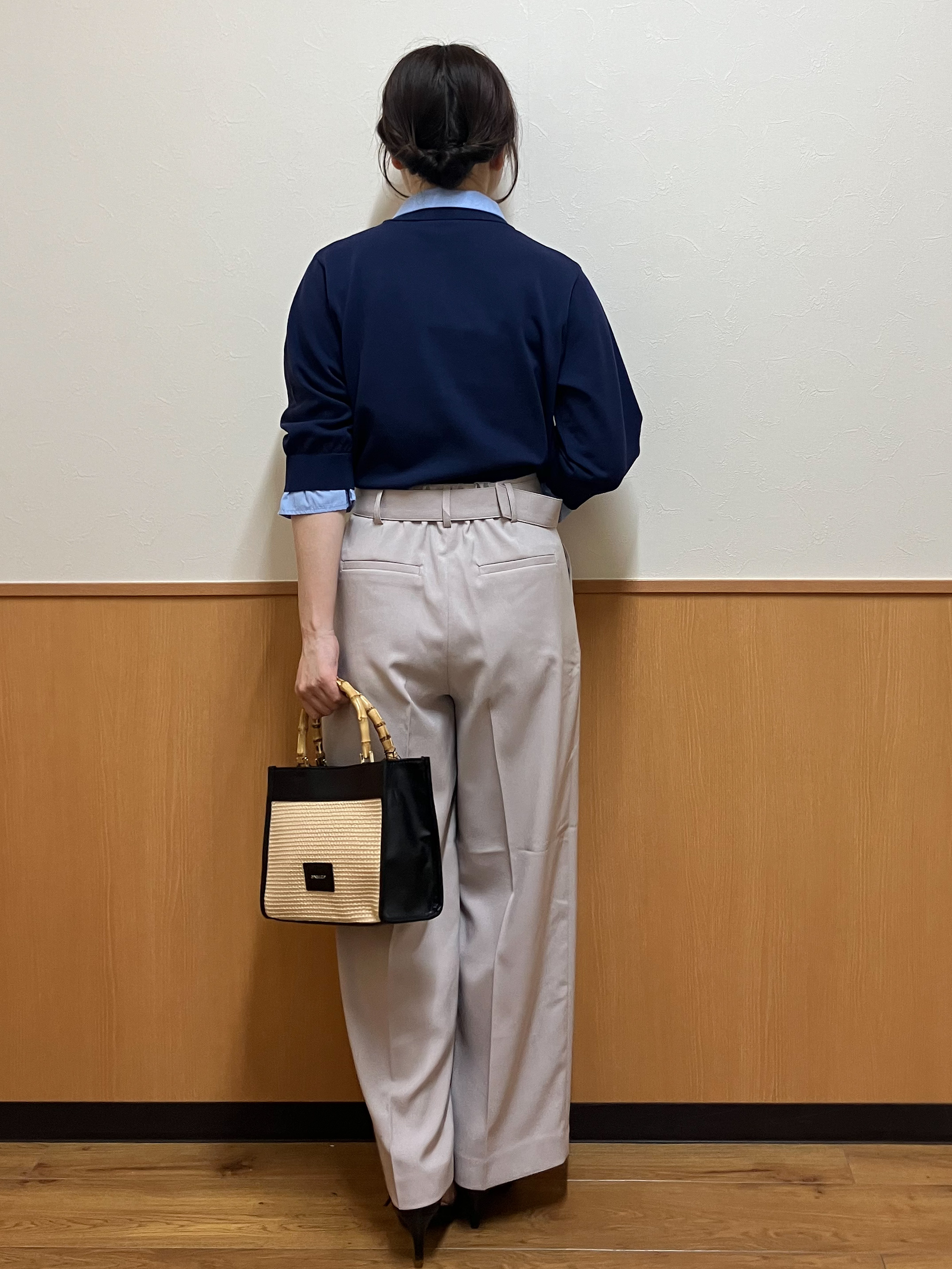 MAYUKIさんの「index｜シャツレイヤード風ポロニット【洗濯機OK】」を使ったコーディネート