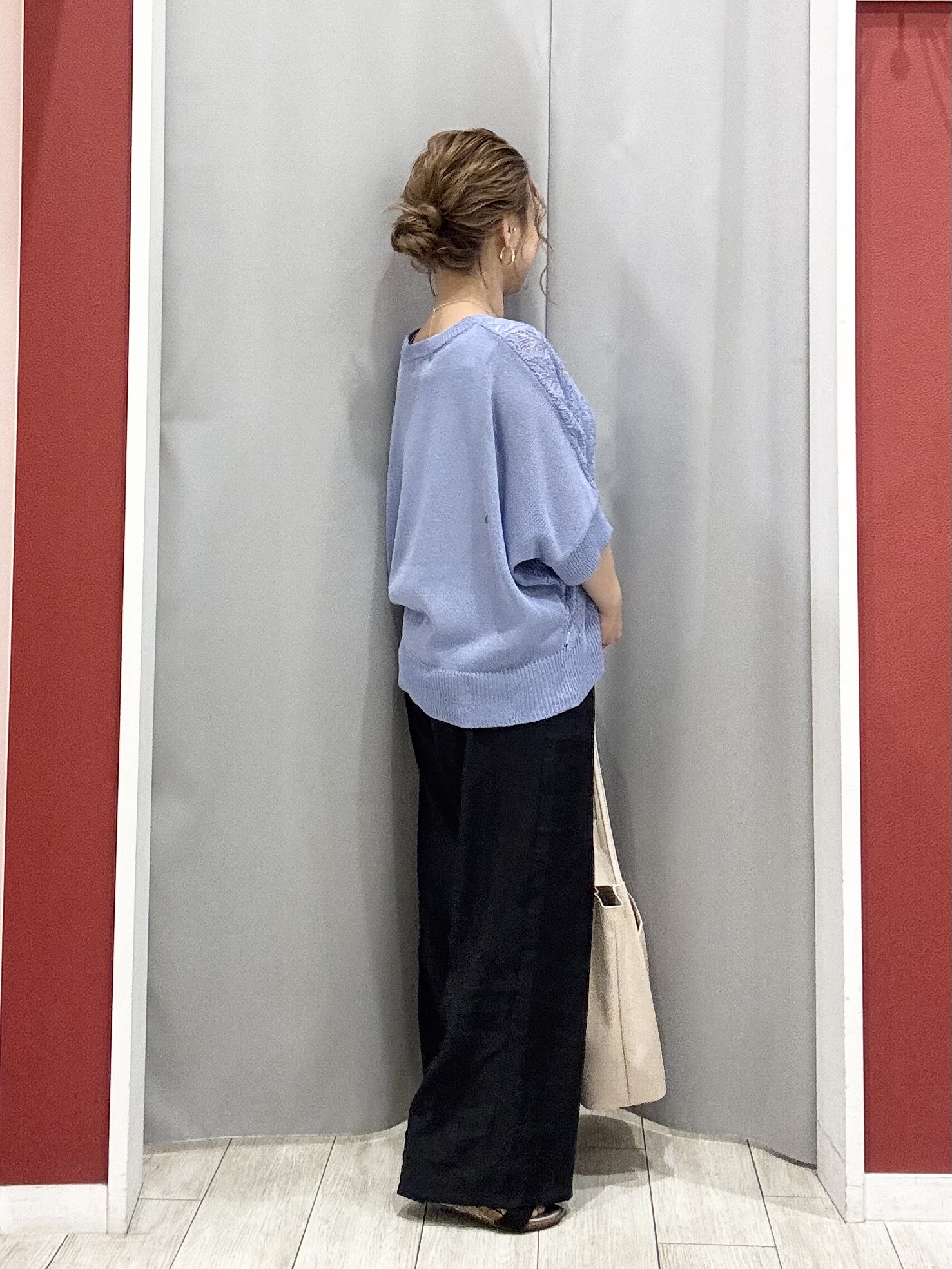 shioさんの「SHOO･LA･RUE｜【2点セット/洗濯機可/S-LL】透かし編みで涼やか 大人のドルマンニット」を使ったコーディネート