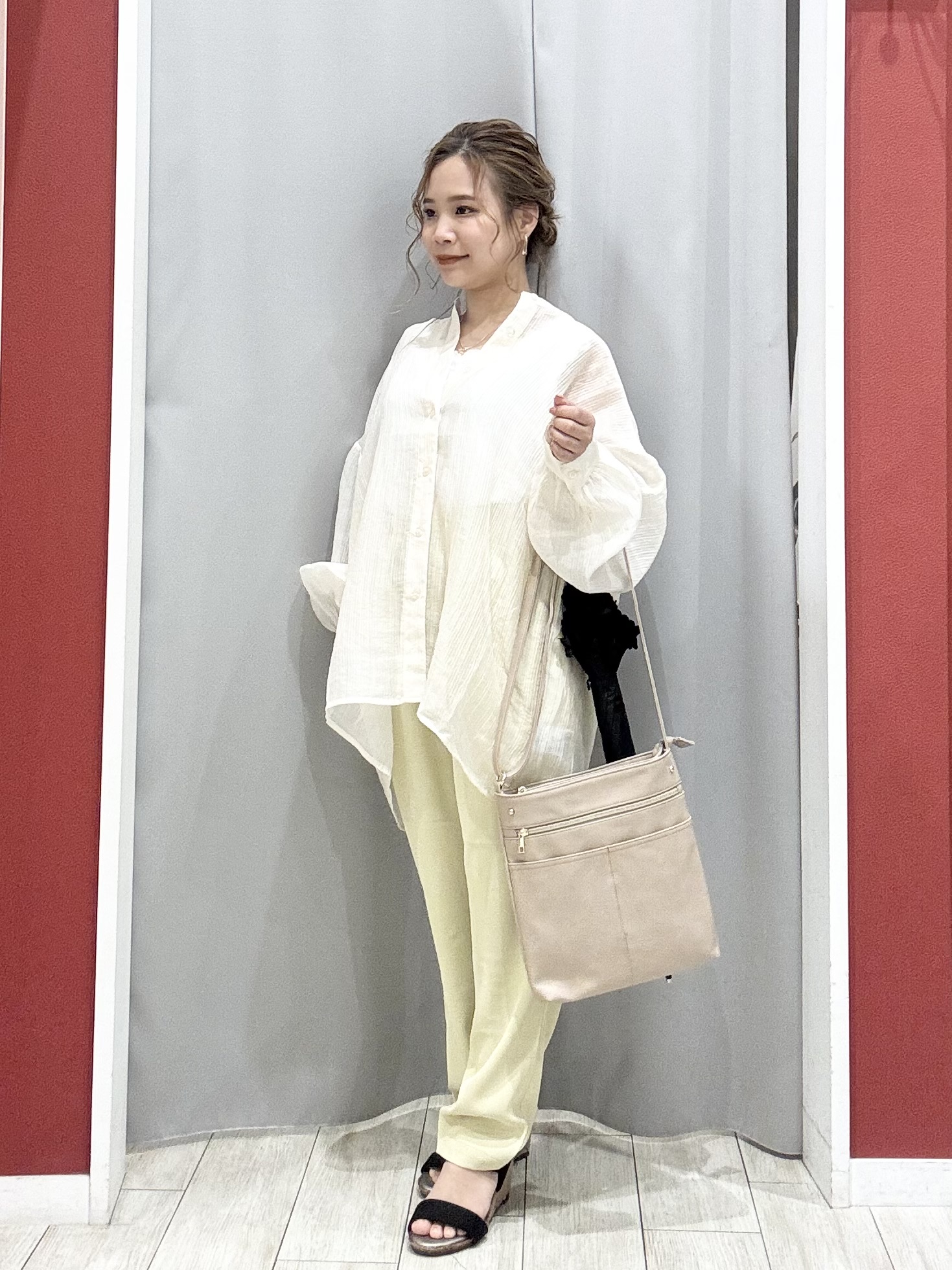 shioさんの「SHOO･LA･RUE｜【S-LL】大人のシアー感 風合い楽しむバンドカラーシャツ」を使ったコーディネート