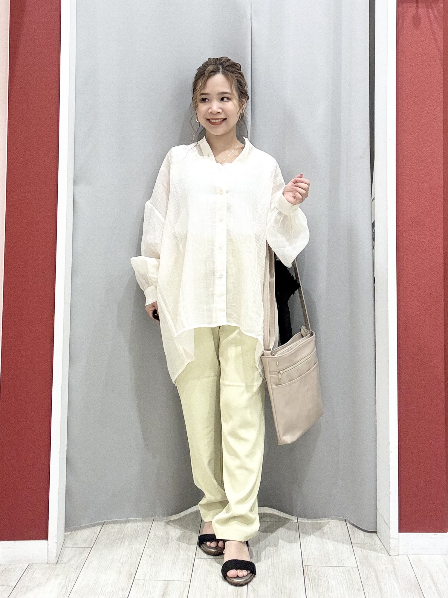 shioさんの「SHOO･LA･RUE｜【S-LL】大人のシアー感 風合い楽しむバンドカラーシャツ」を使ったコーディネート