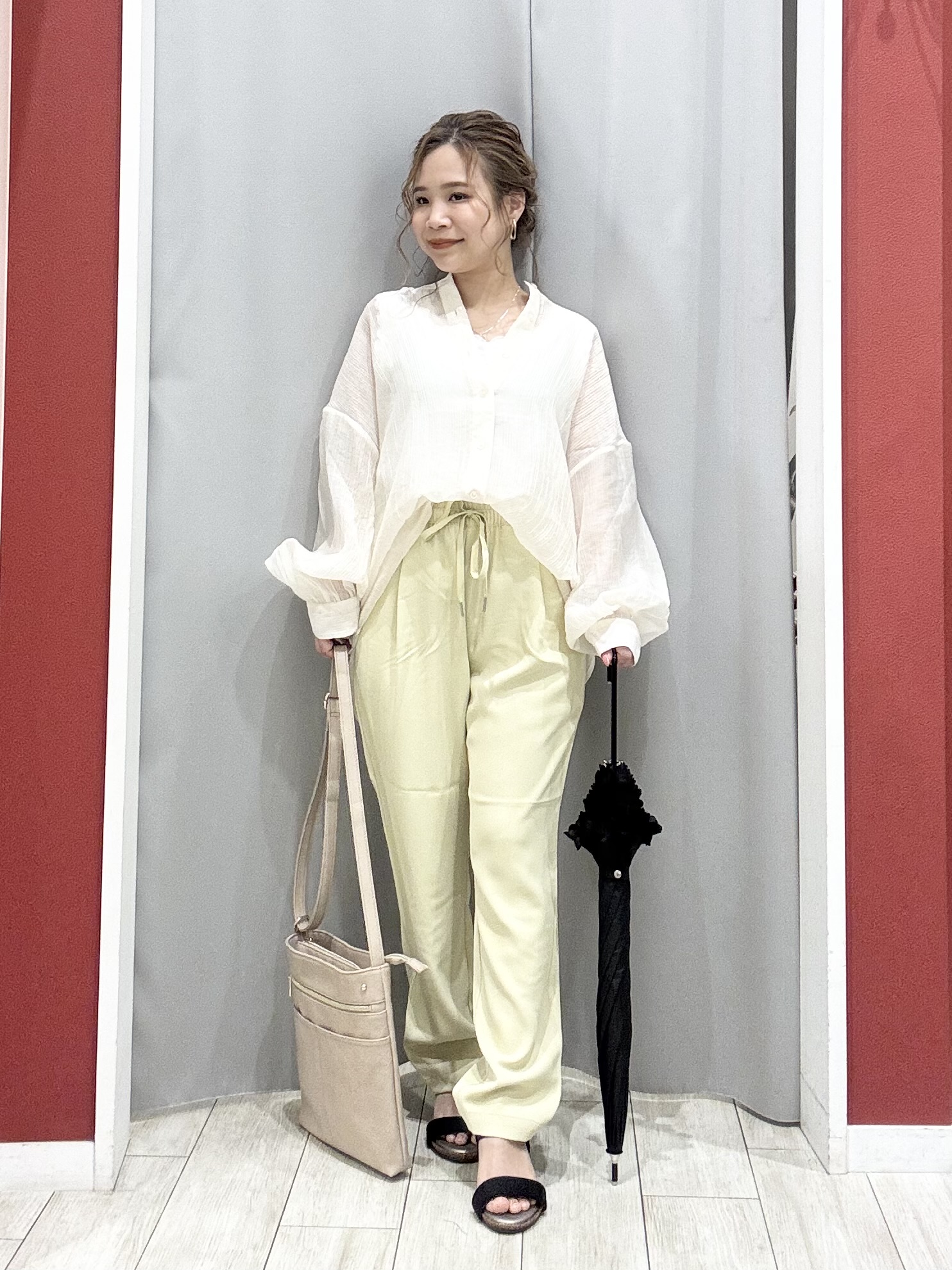 shioさんの「SHOO･LA･RUE｜【S-LL】大人のシアー感 風合い楽しむバンドカラーシャツ」を使ったコーディネート
