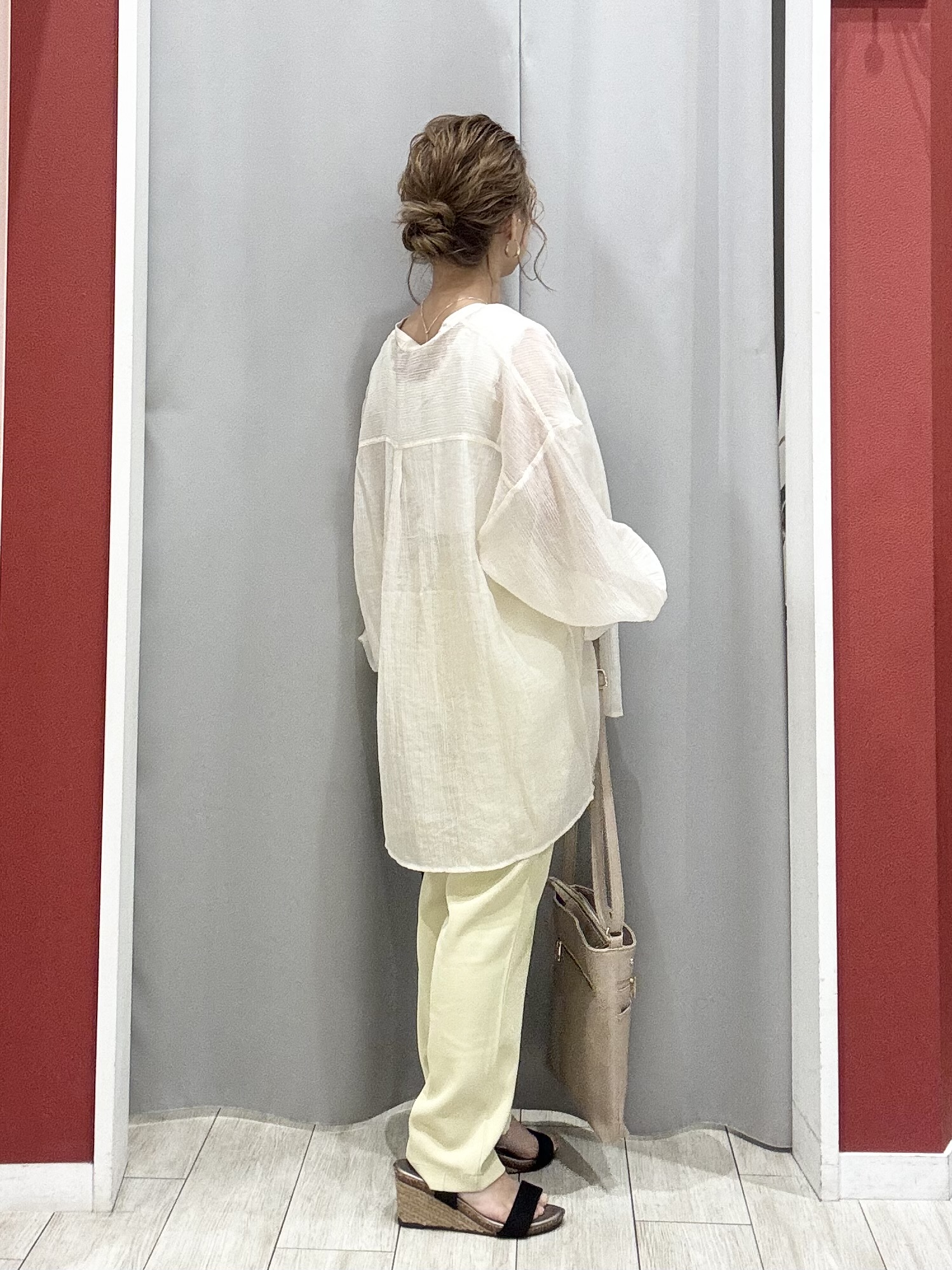 shioさんの「SHOO･LA･RUE｜【S-LL】大人のシアー感 風合い楽しむバンドカラーシャツ」を使ったコーディネート