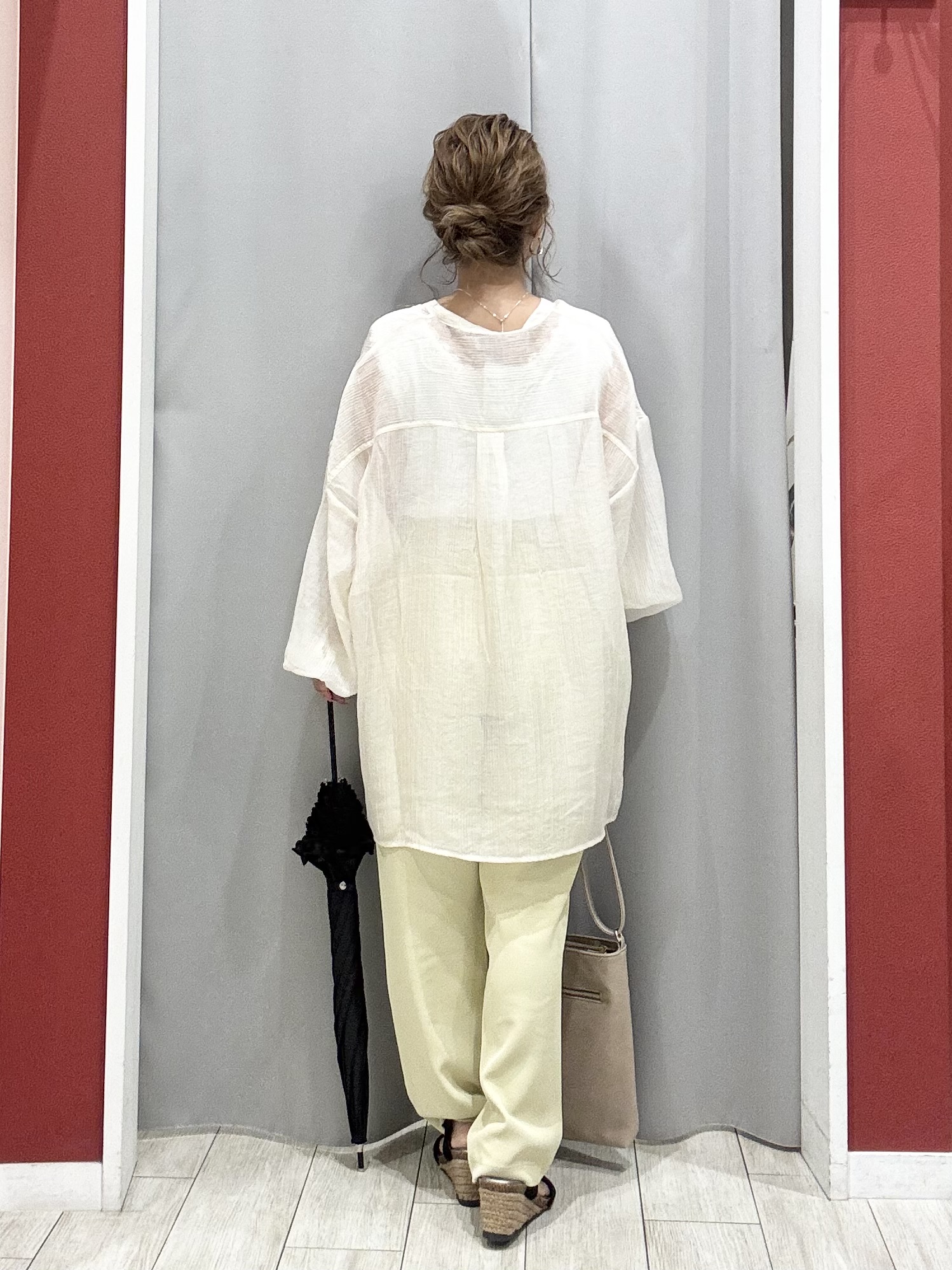 shioさんの「SHOO･LA･RUE｜【S-LL】大人のシアー感 風合い楽しむバンドカラーシャツ」を使ったコーディネート