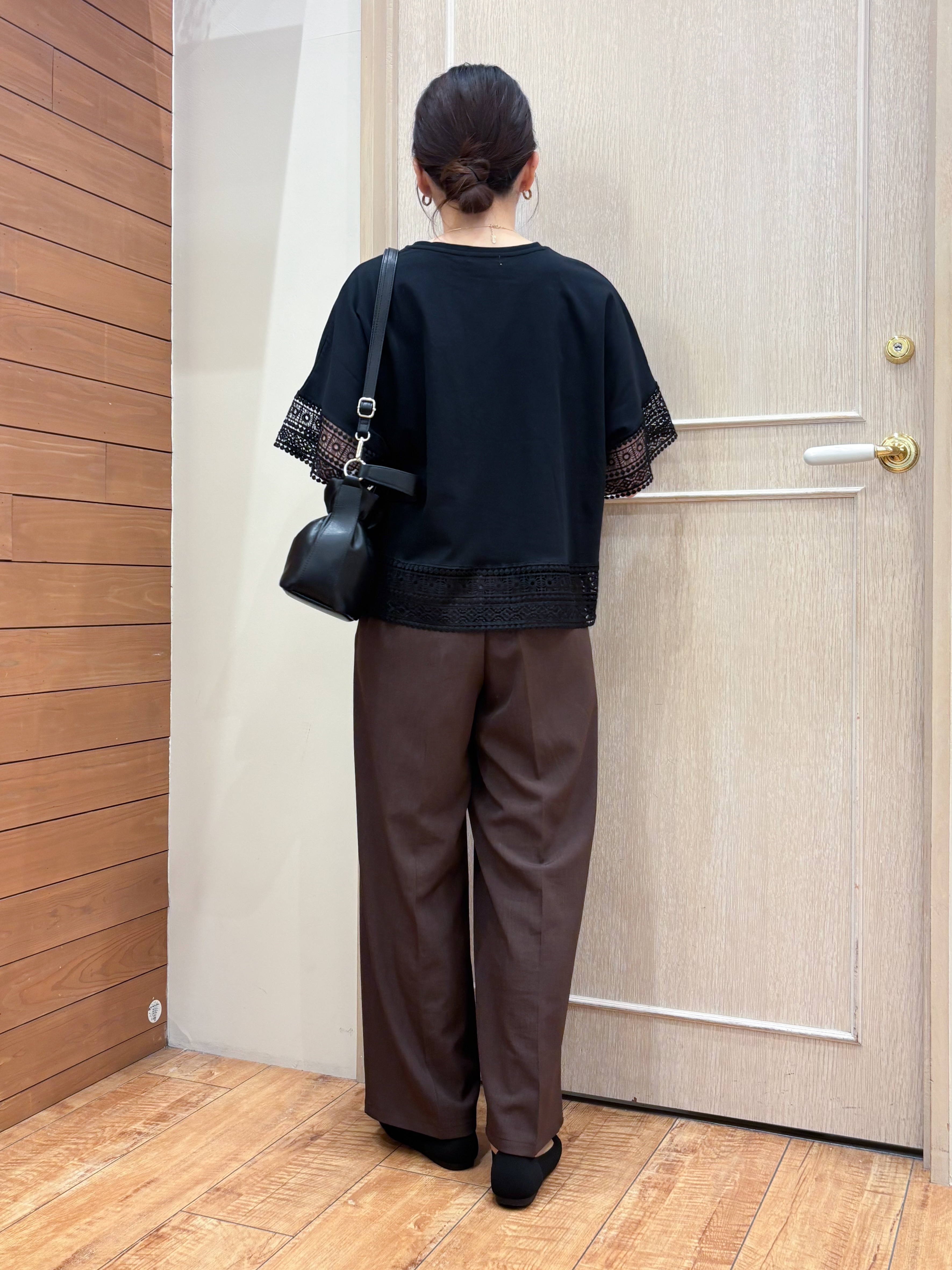 なみさんの「SHOO･LA･RUE｜【洗濯機可/ひんやり/体型カバー/S-LL】レース使いがポイント デザインTシャツ」を使ったコーディネート