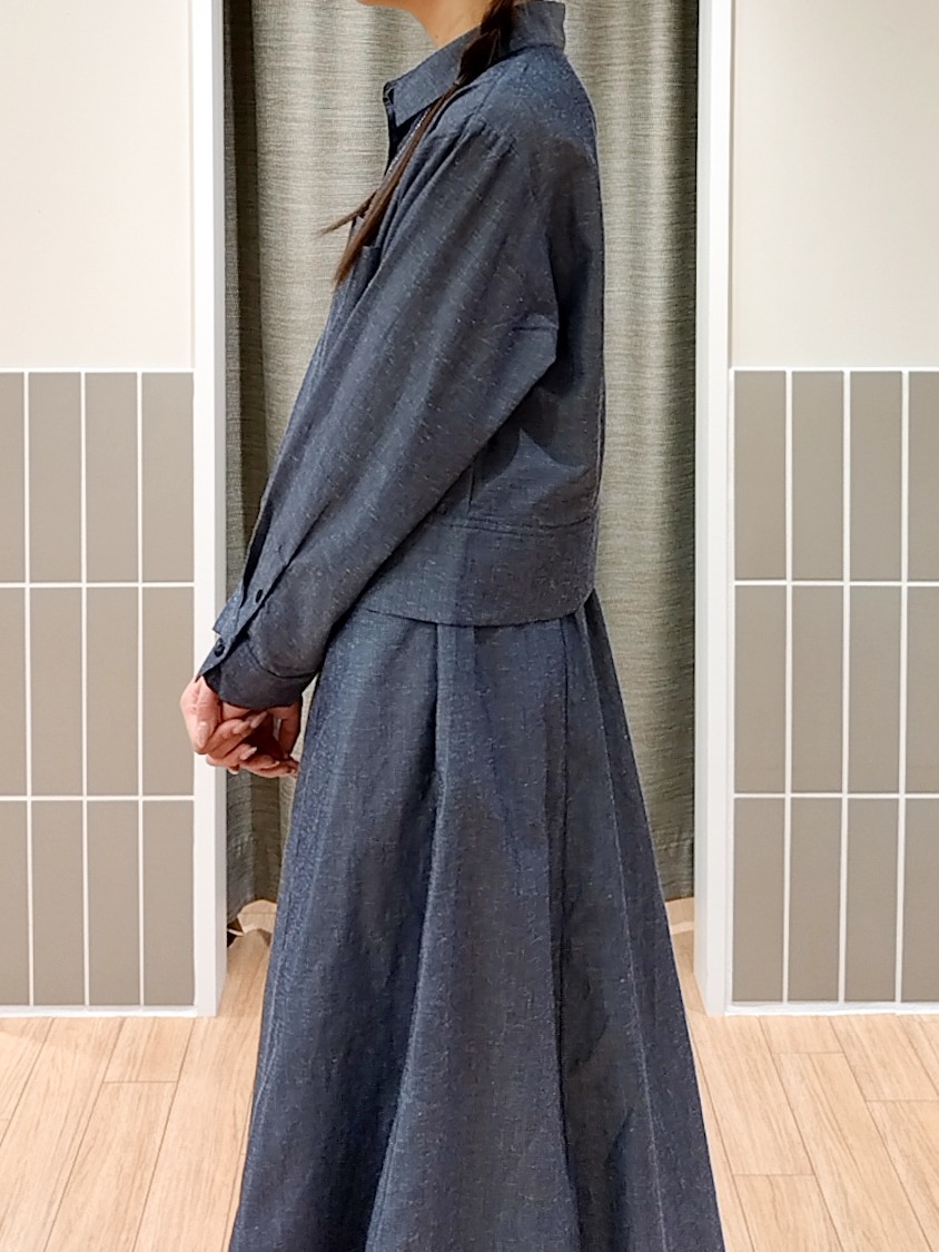 reiaさんの「grove｜【貴島明日香さん着用／イージーケア／接触冷感】麻混クロップドシャツ」を使ったコーディネート